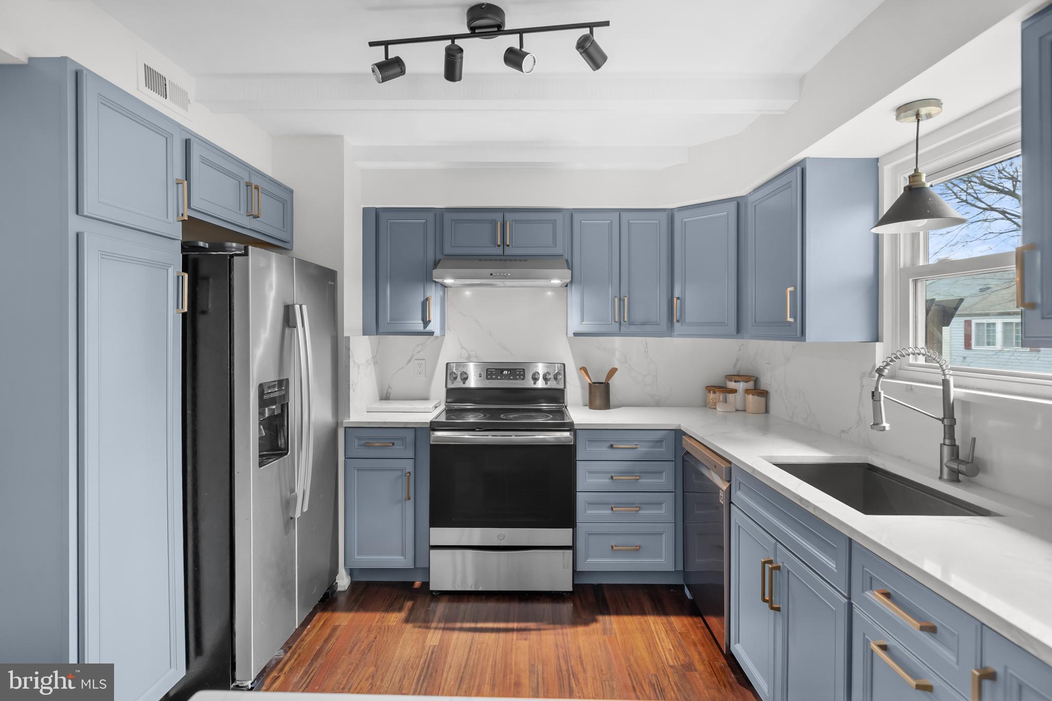 POTOMAC FAIRWAYS - Residential