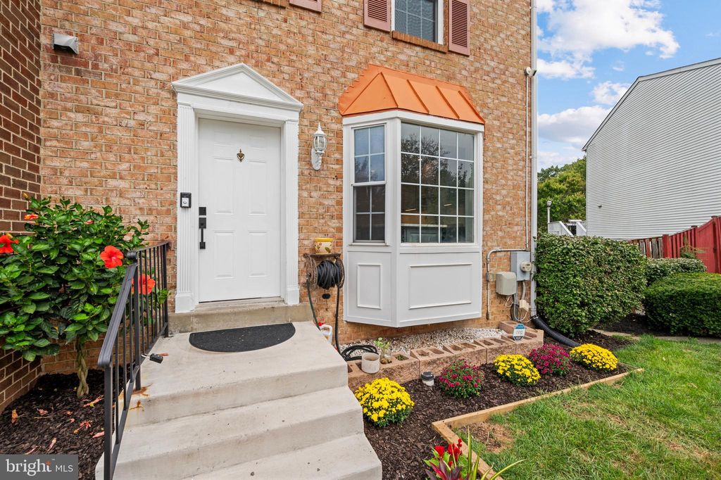 Photo of 1241 Knoll Mist Lane, GAITHERSBURG, MD 20879 (MLS # MDMC2202290)
