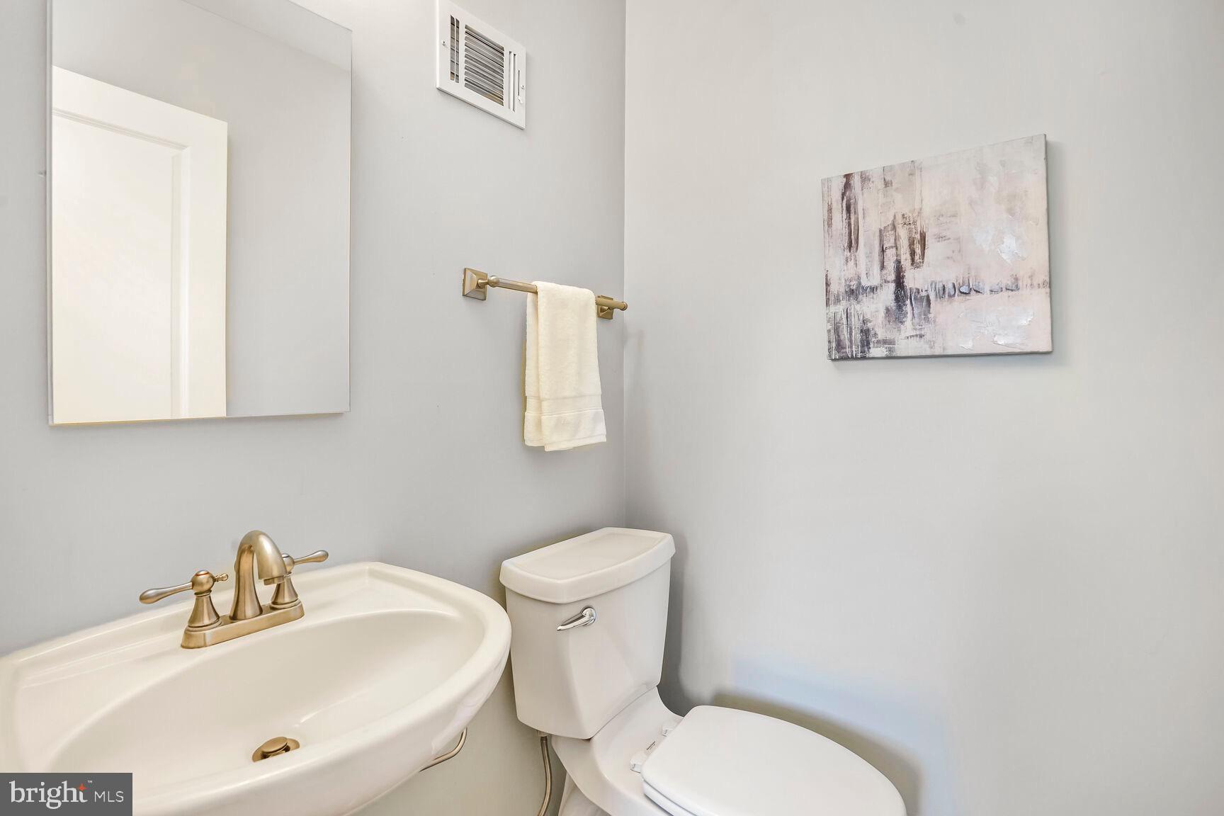 SUTTON PLACE - Residential