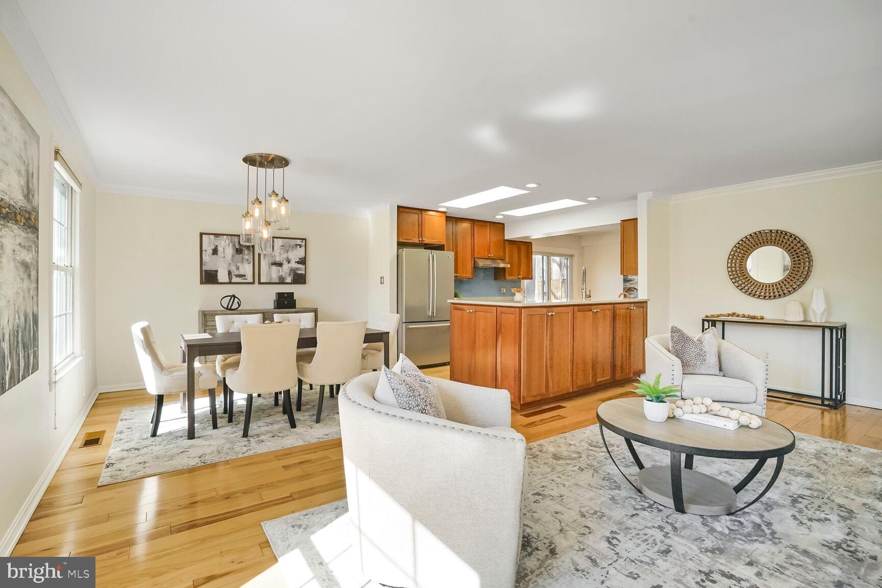 SUTTON PLACE - Residential