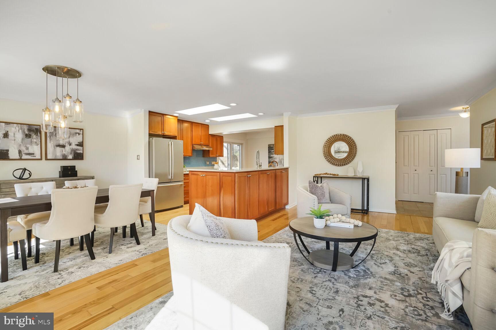 SUTTON PLACE - Residential