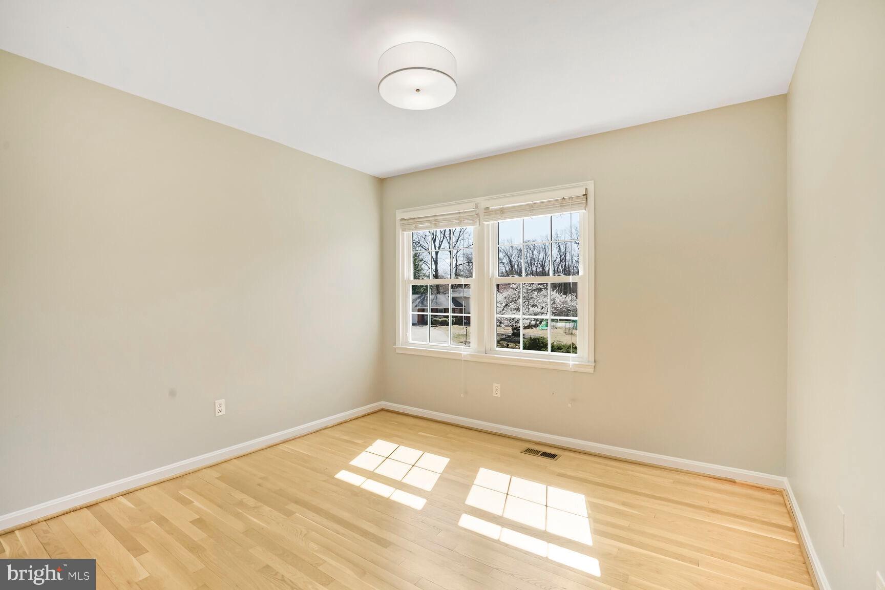 SUTTON PLACE - Residential