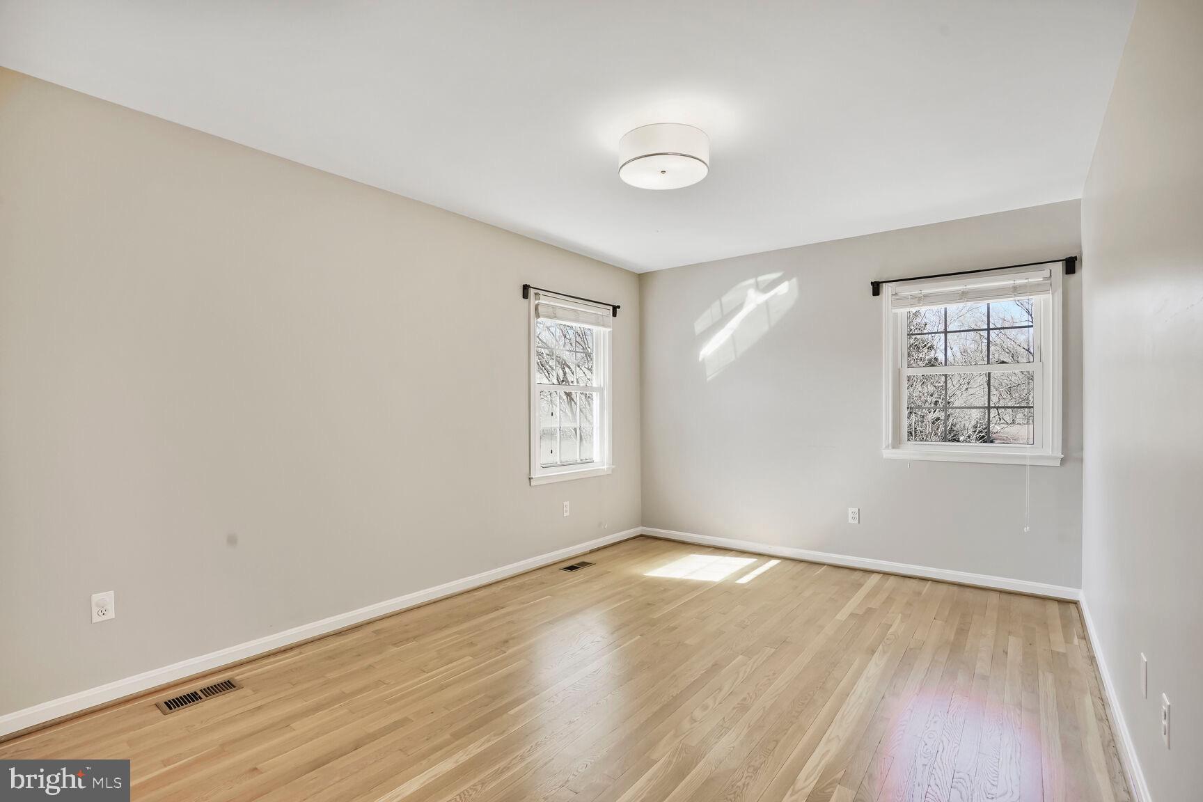 SUTTON PLACE - Residential