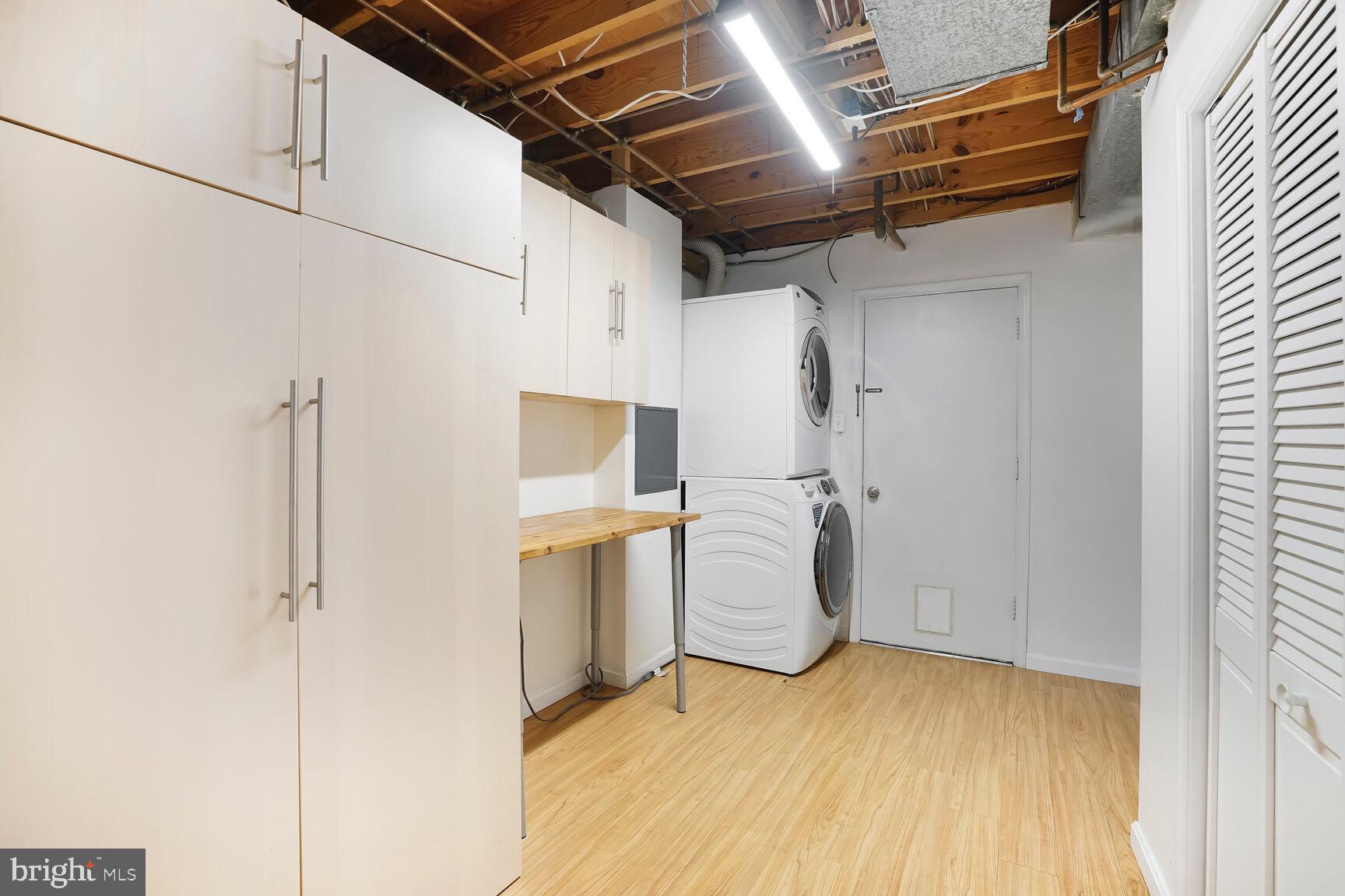 SUTTON PLACE - Residential