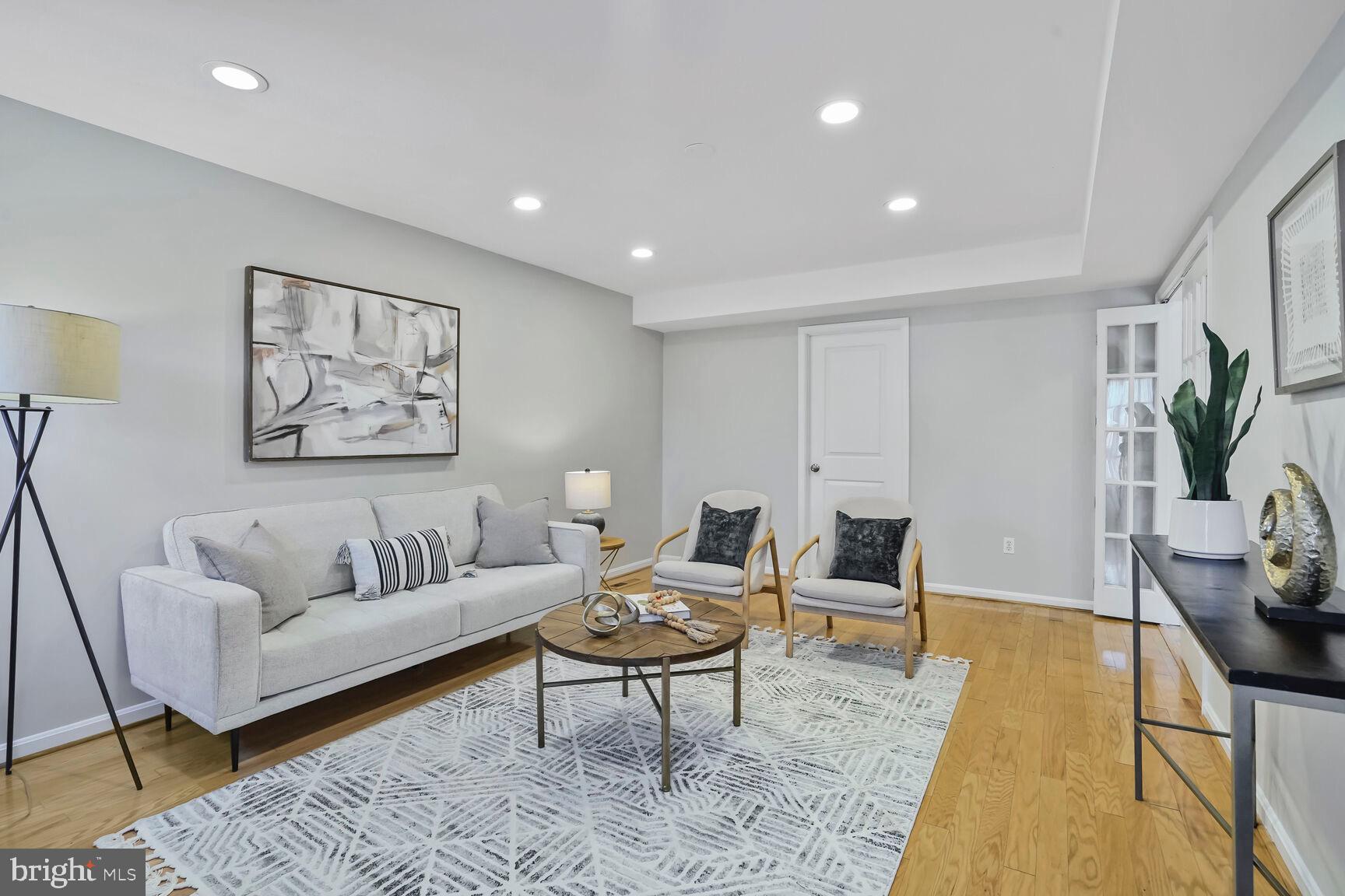 SUTTON PLACE - Residential