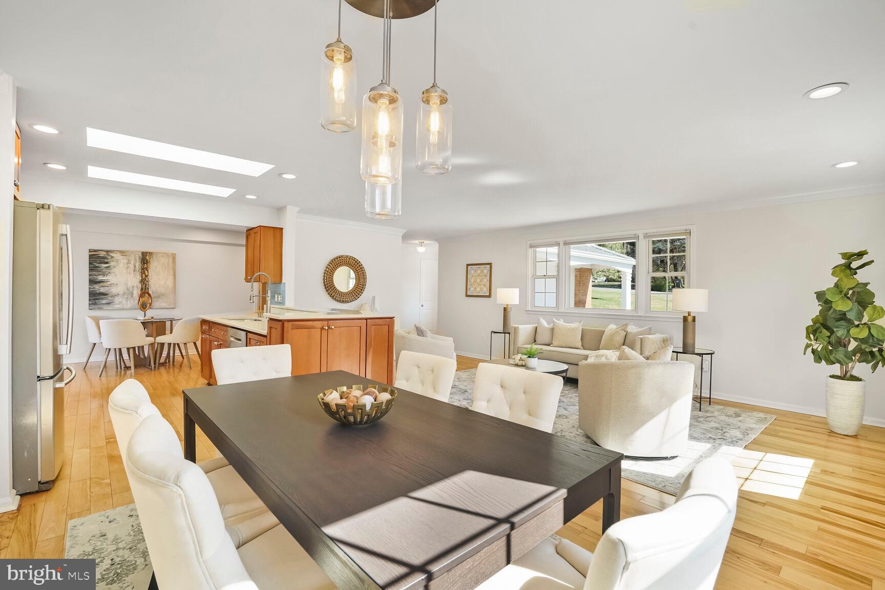 SUTTON PLACE - Residential