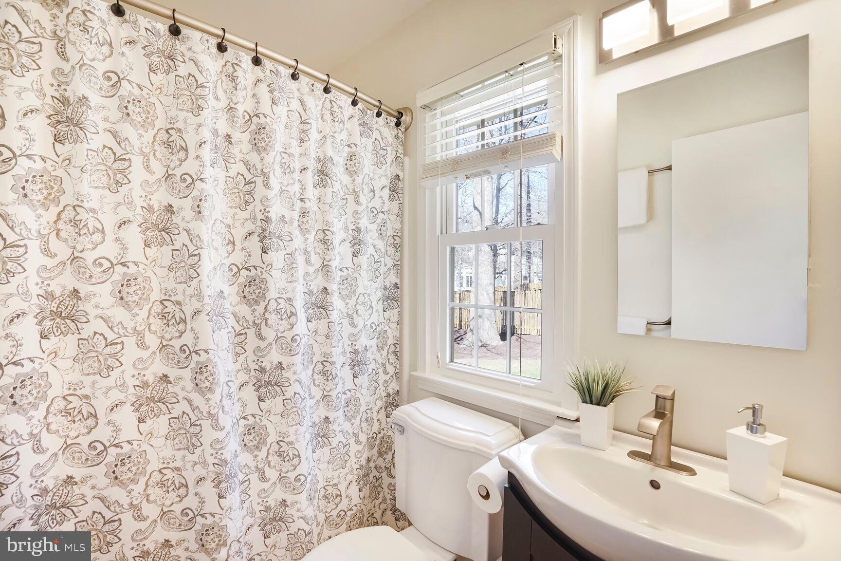 SUTTON PLACE - Residential