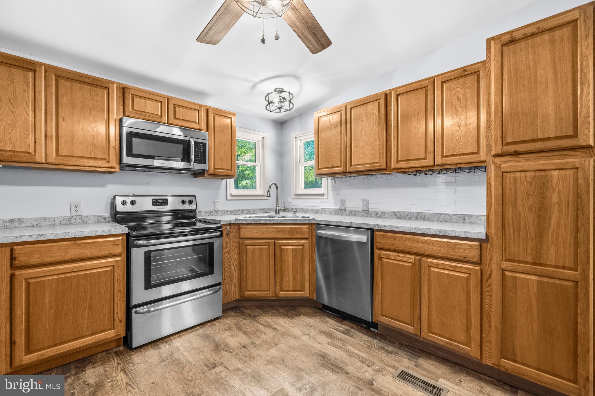 WILLED WILLIAMS - Residential