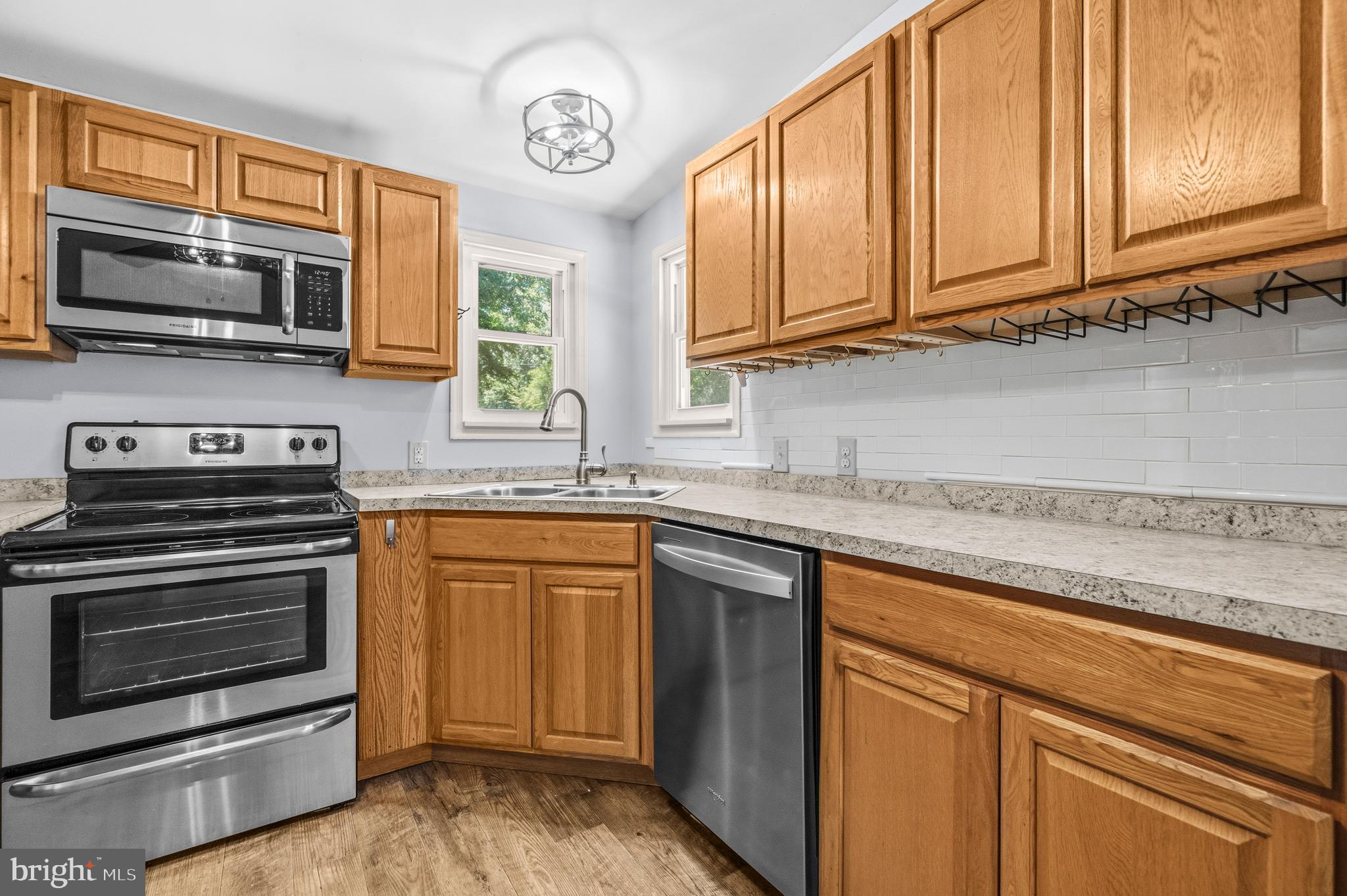 WILLED WILLIAMS - Residential