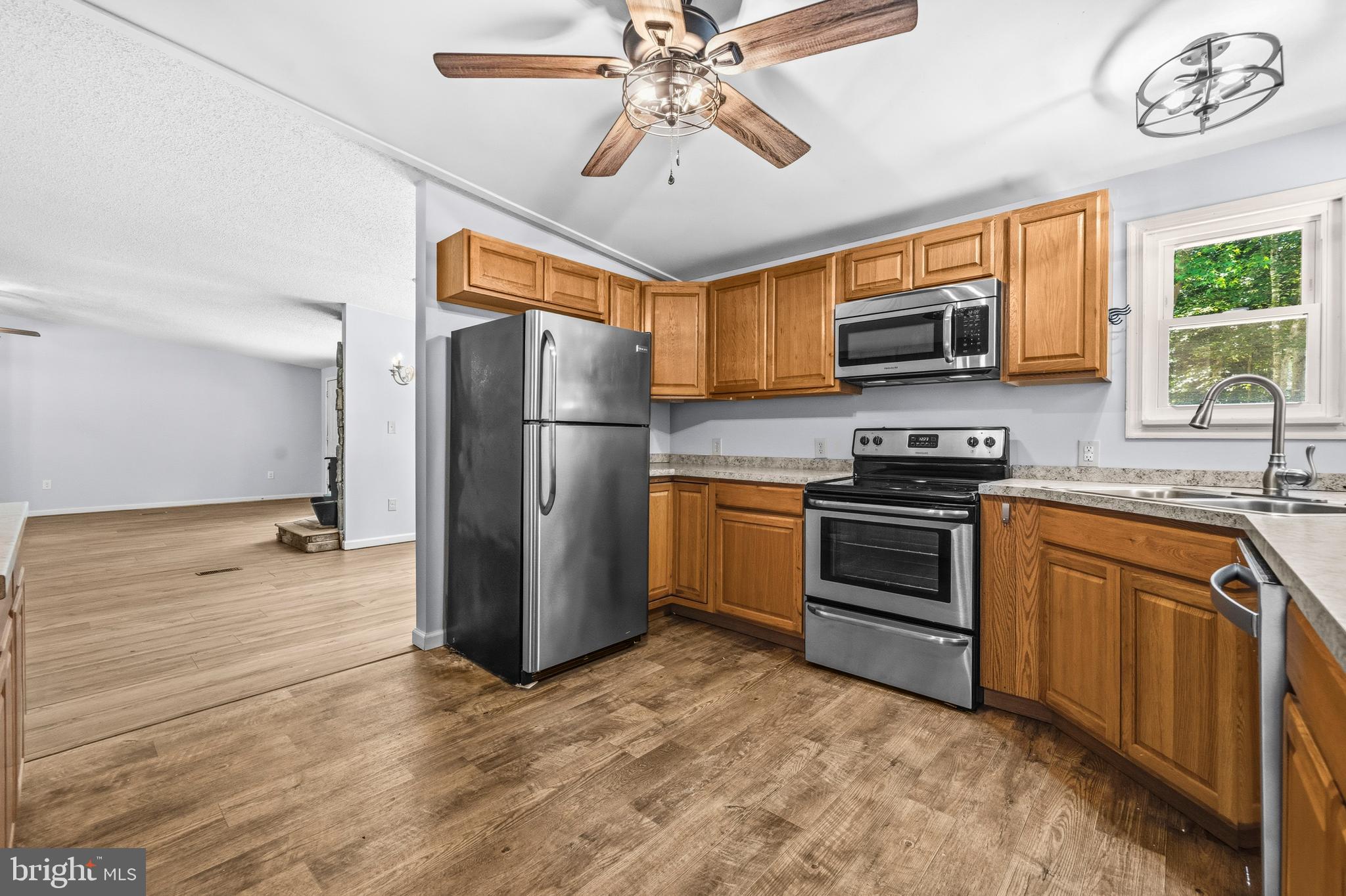 WILLED WILLIAMS - Residential