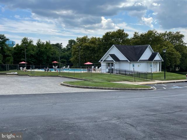 COUNTRY WALK - Residential Lease