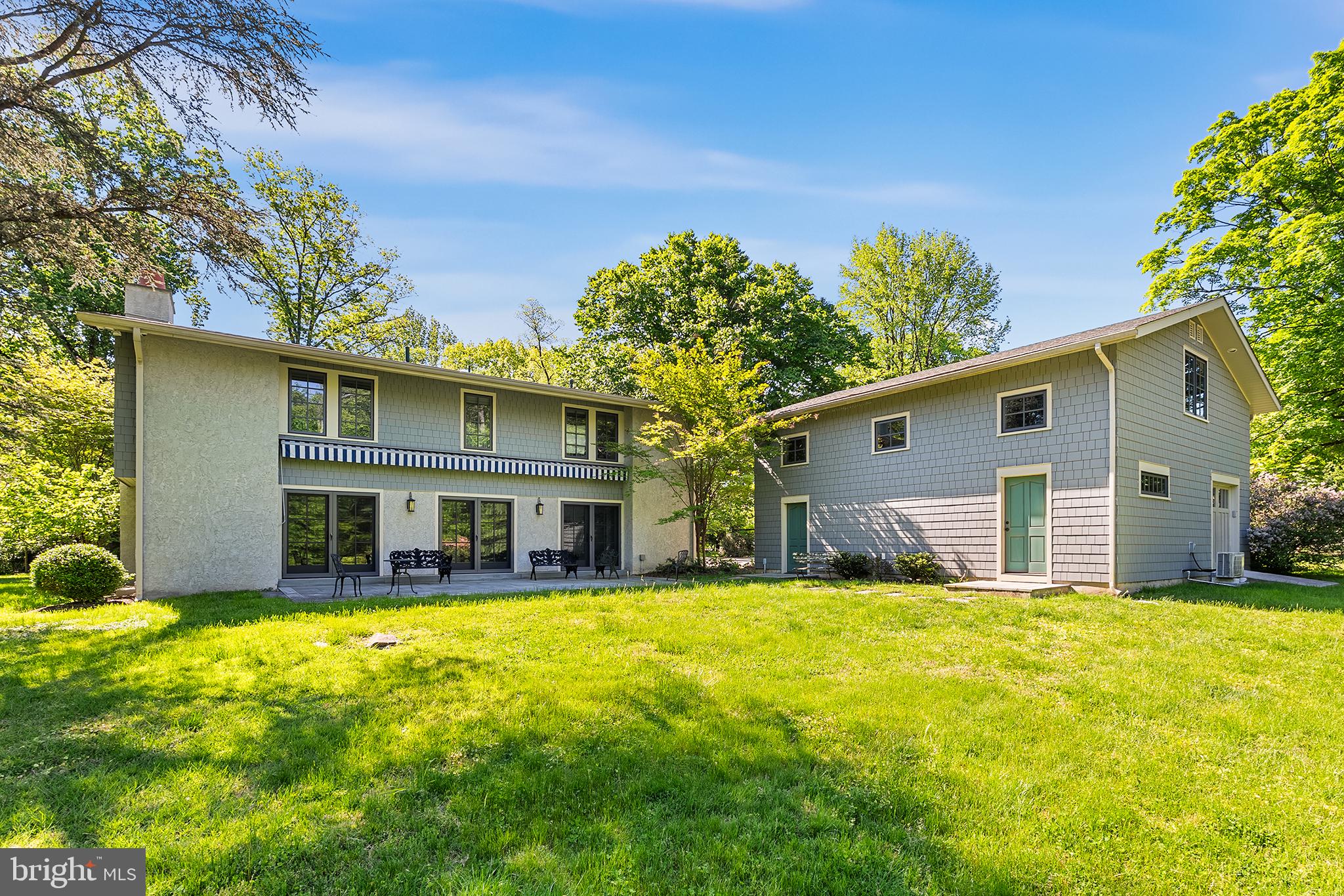 2129 HARTS LANE