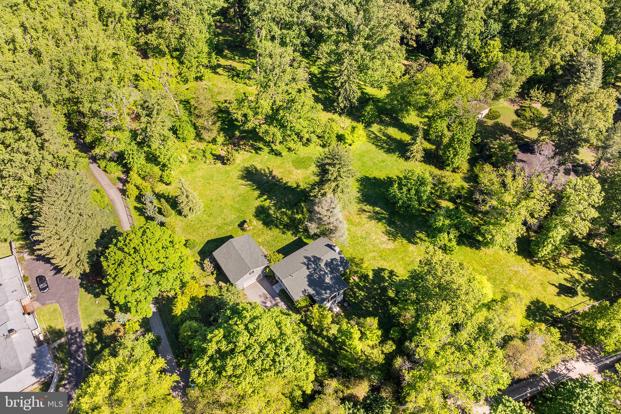 2129 HARTS LANE