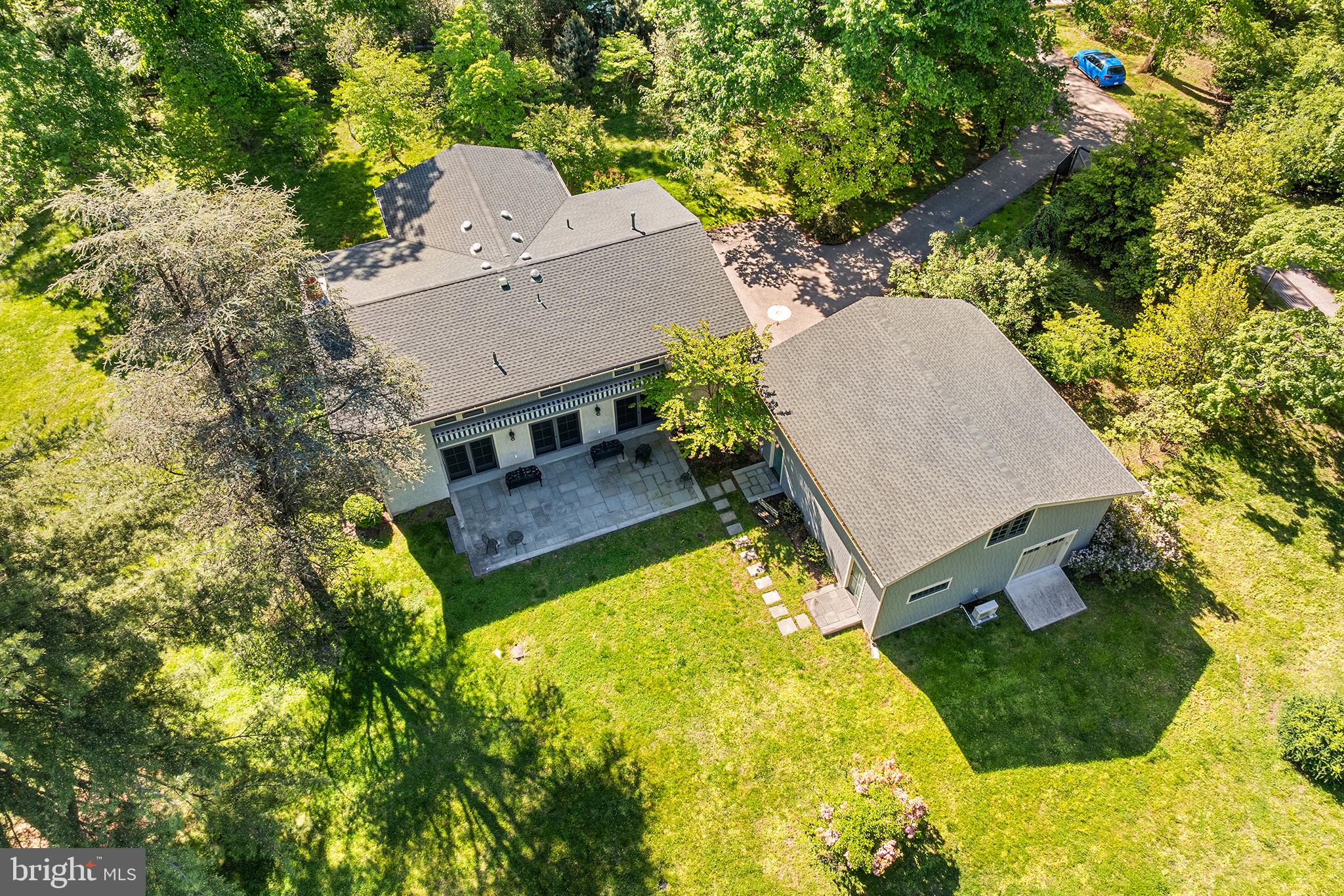 2129 HARTS LANE