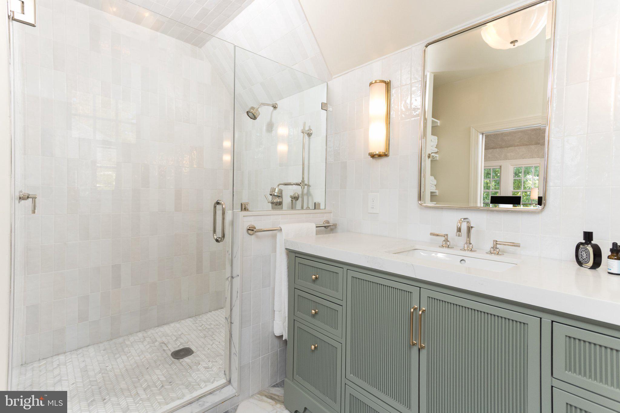 STONELEIGH - Residential