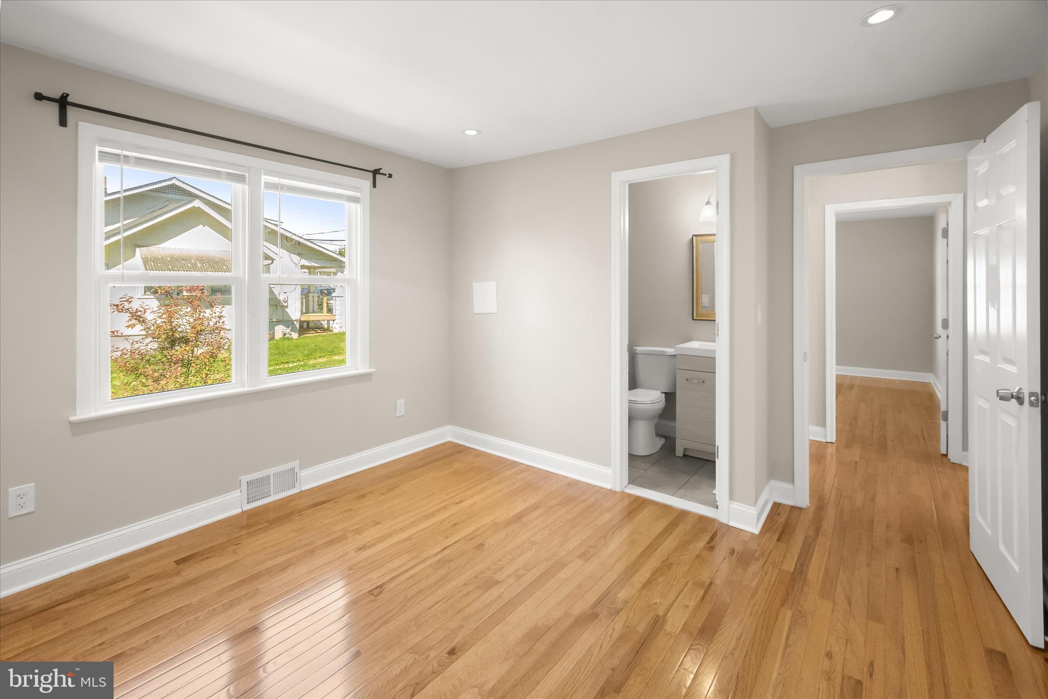 COLMAR MANOR - Residential