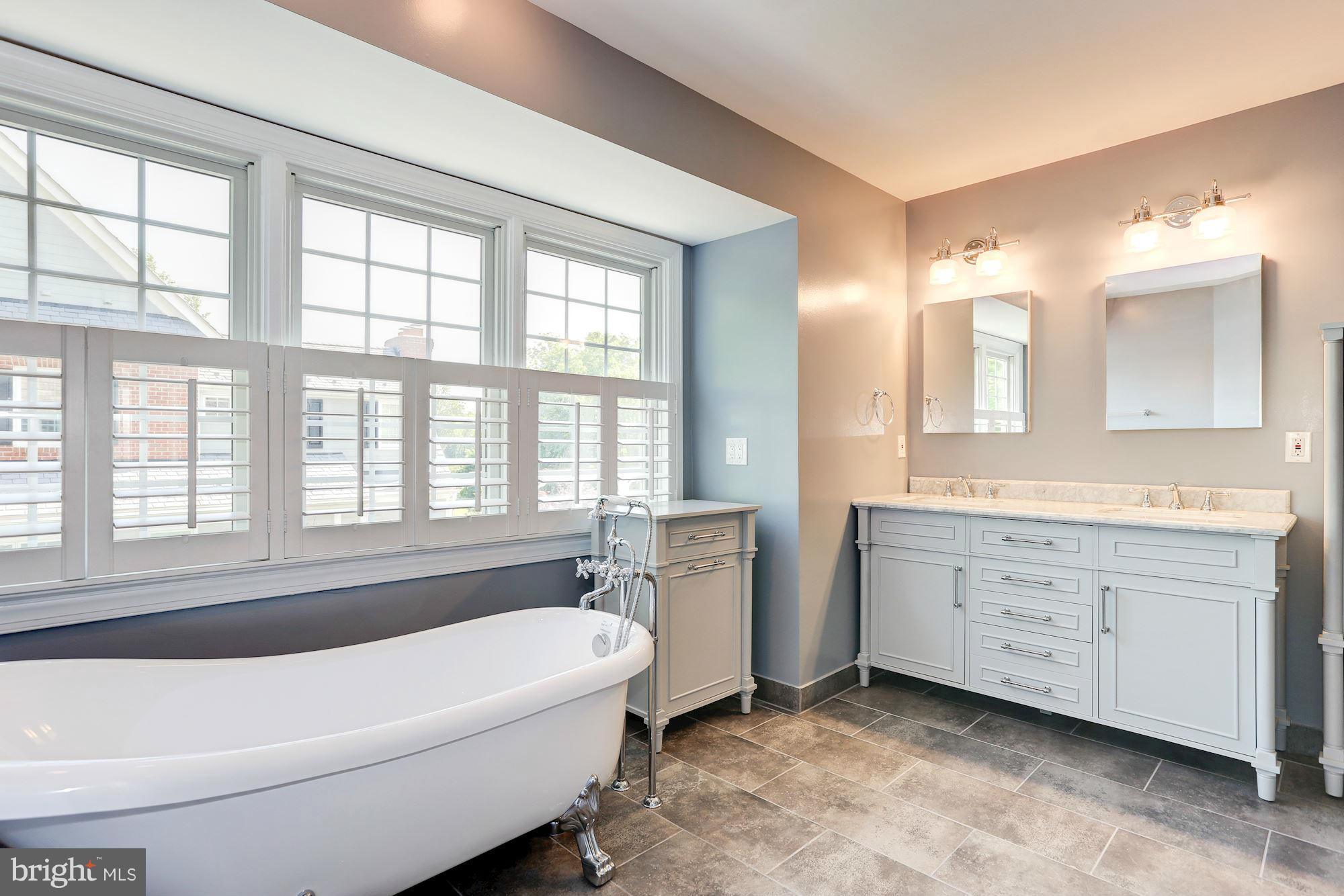 KENTLANDS GATEHOUSE - Residential