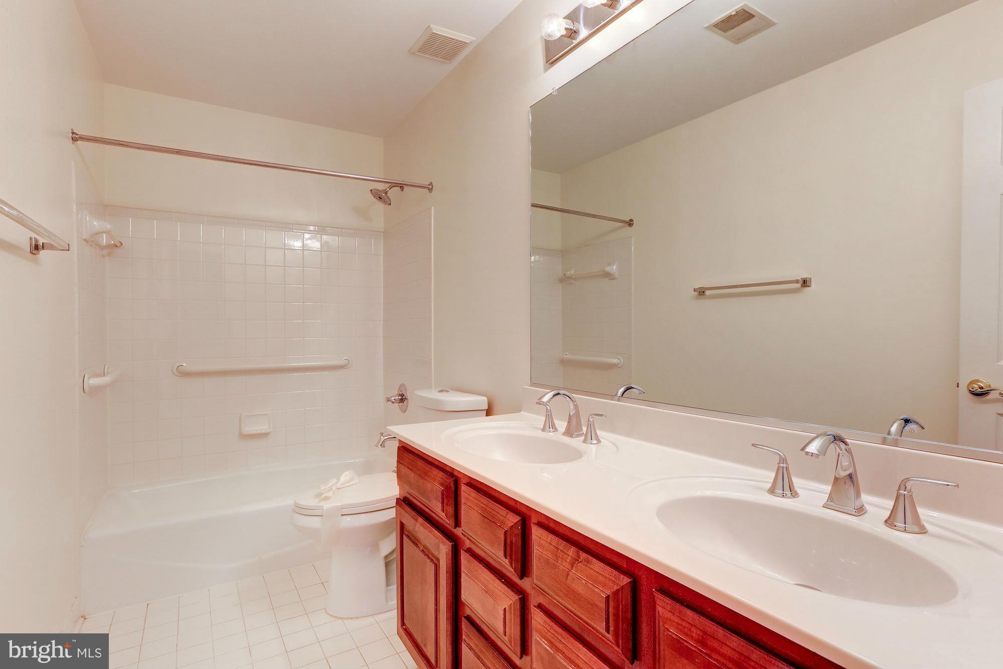 KENTLANDS GATEHOUSE - Residential