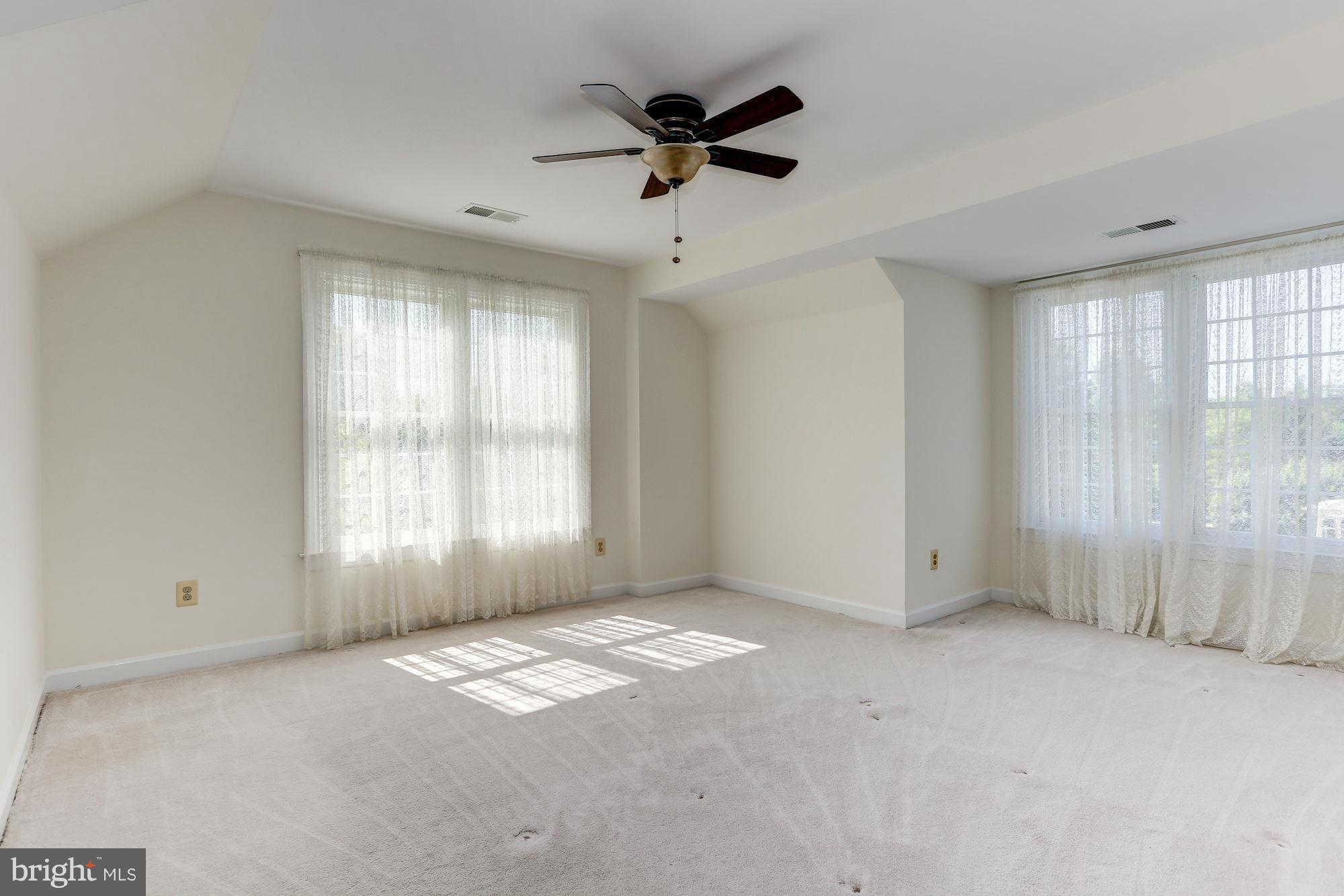 KENTLANDS GATEHOUSE - Residential