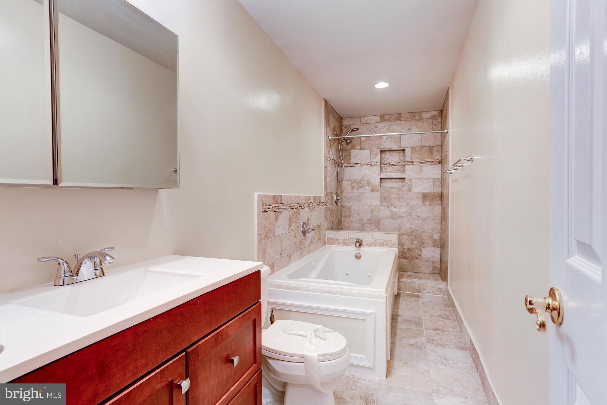 KENTLANDS GATEHOUSE - Residential