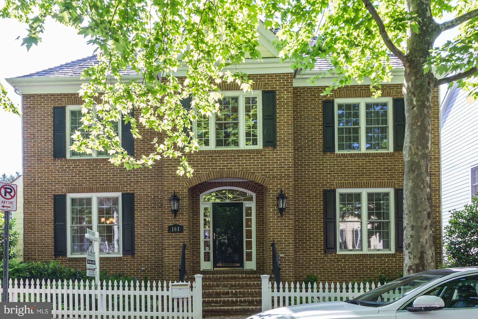 KENTLANDS GATEHOUSE - Residential