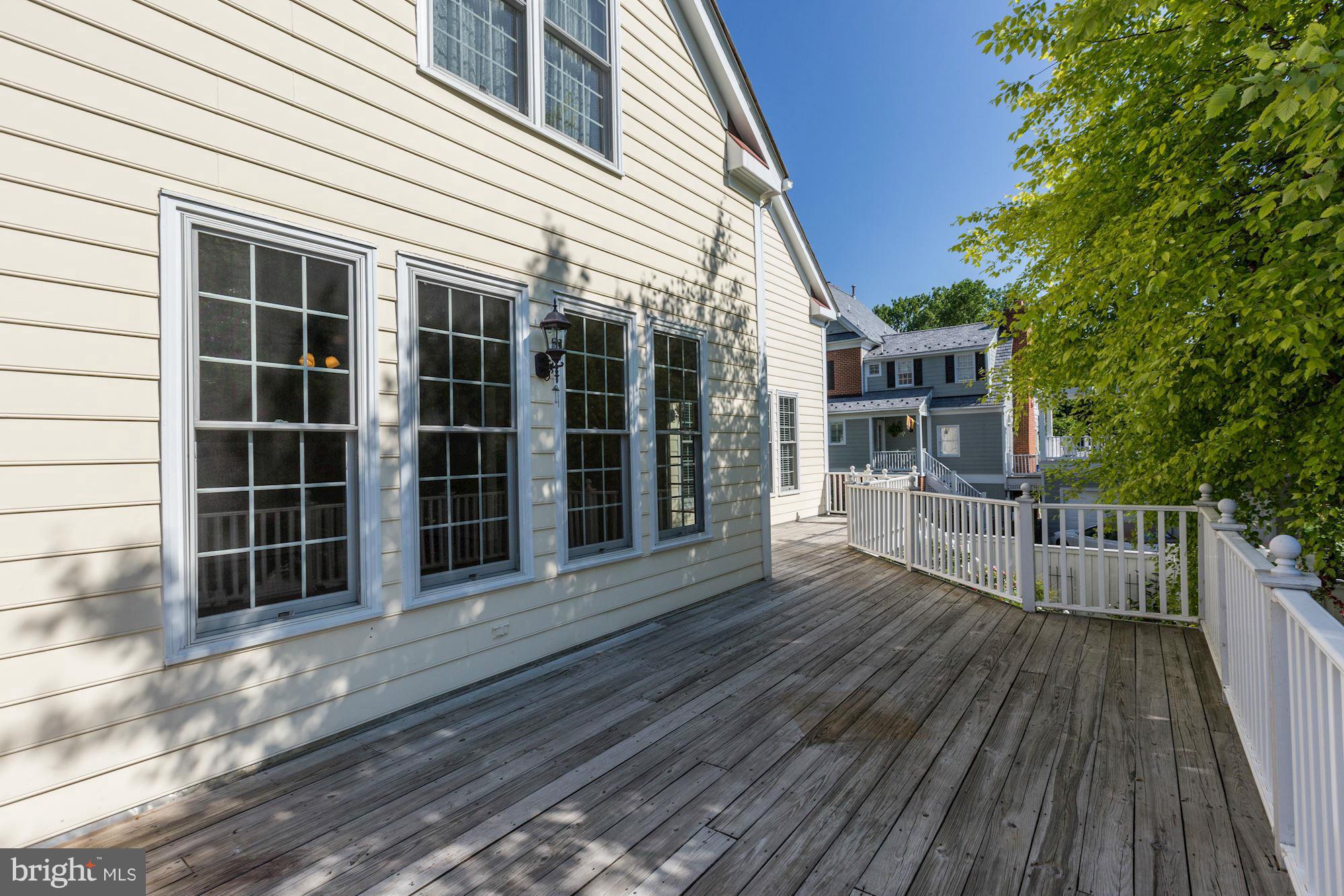 KENTLANDS GATEHOUSE - Residential