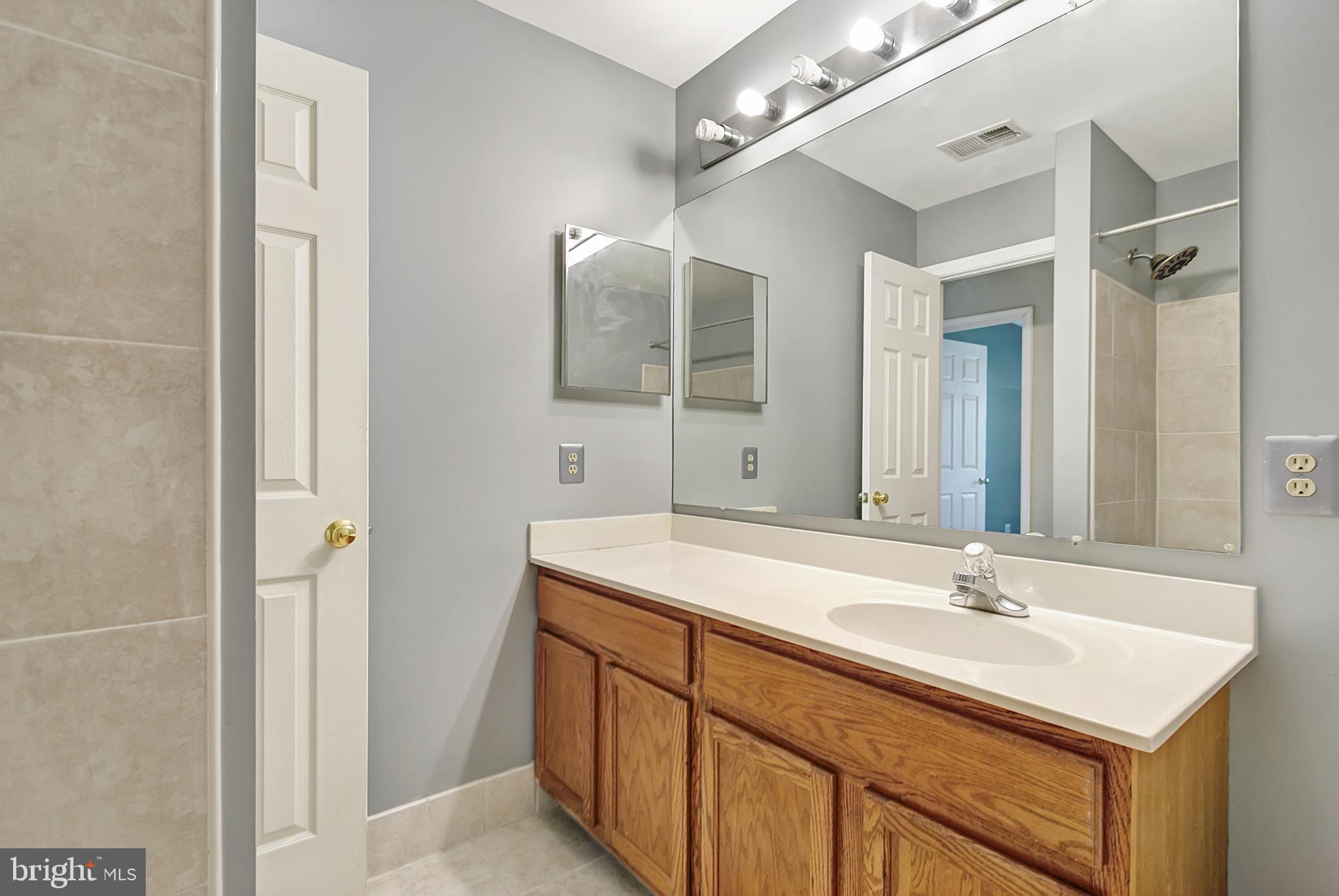 DISNEY ESTATES - Residential