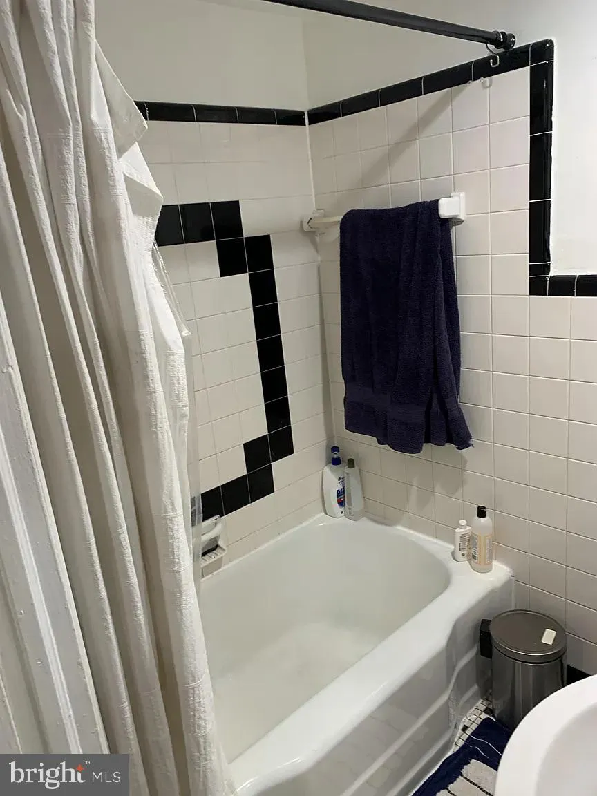 Philadelphia, Pennsylvania 19107, United States, ,1 BathroomBathrooms,Residential,Pending,131456