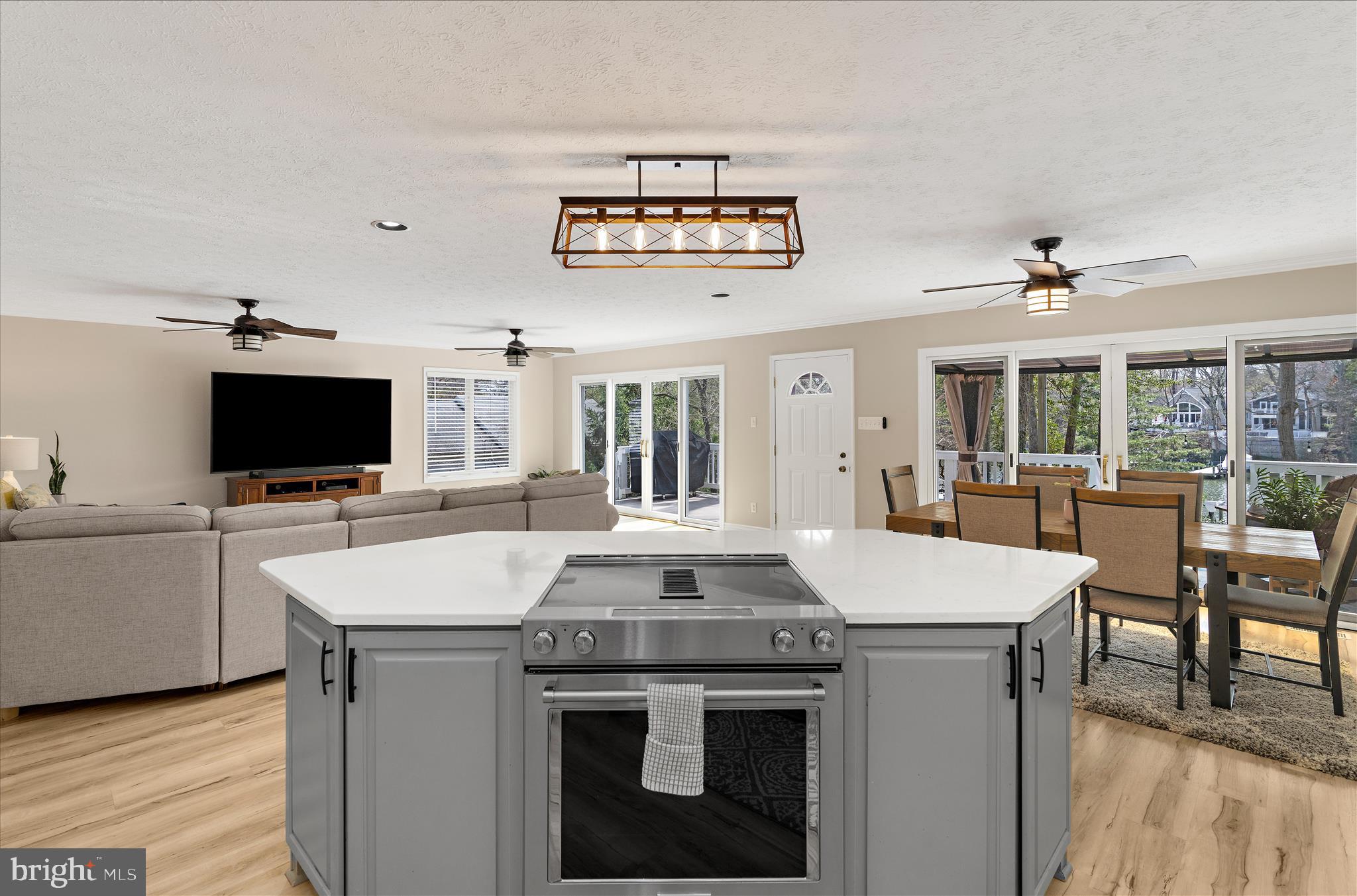 MAGOTHY BEACH - Residential