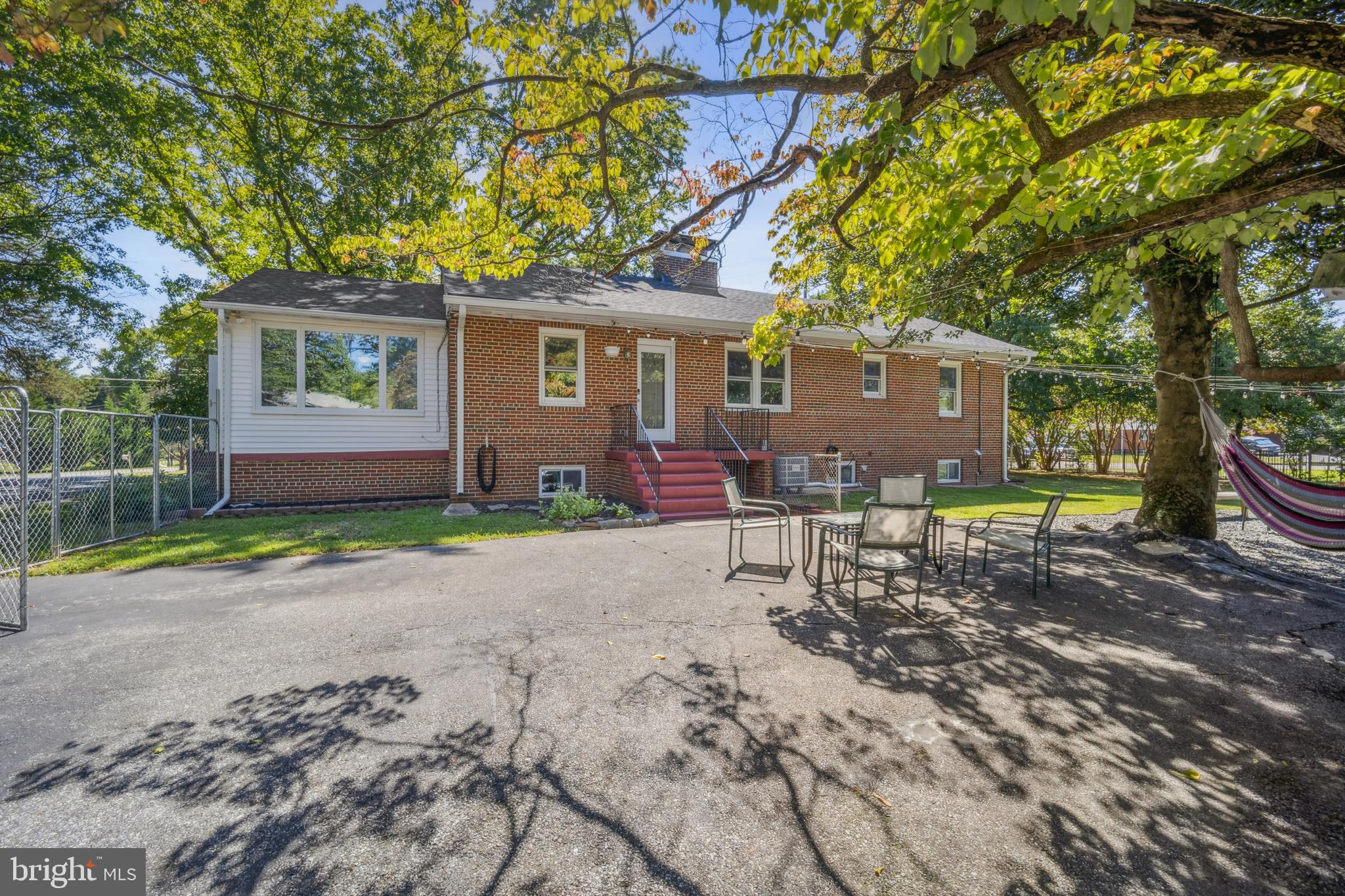 CLINTON ACRES - Residential