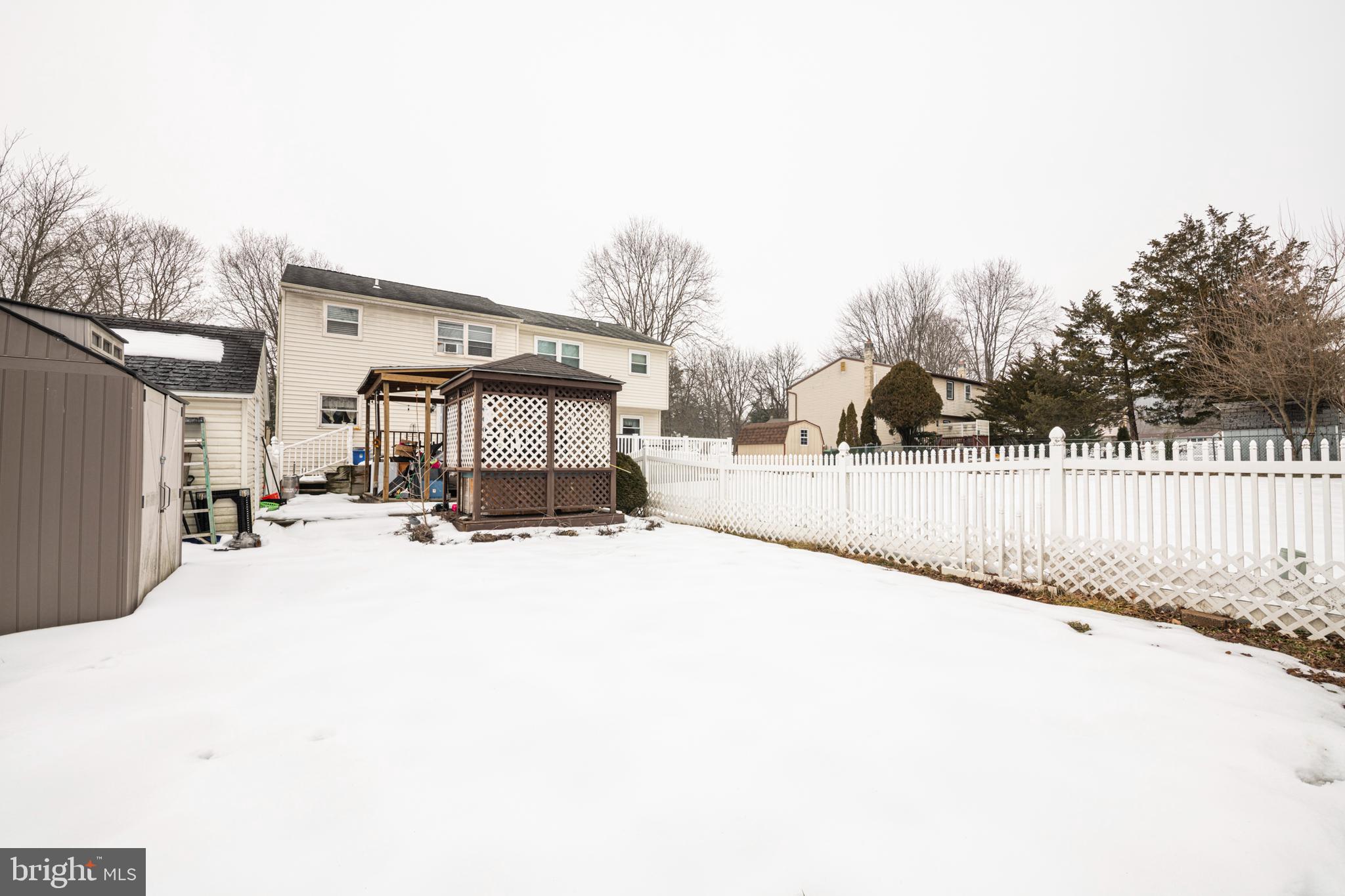 INGLESIDE VILLAGE - Residential