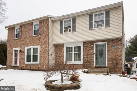 Townhouse For Sale - 17 Courtney Lane<br/> THORNDALE, PA 19372