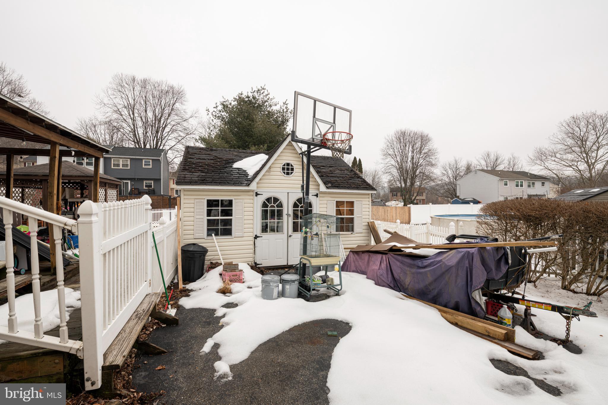 INGLESIDE VILLAGE - Residential