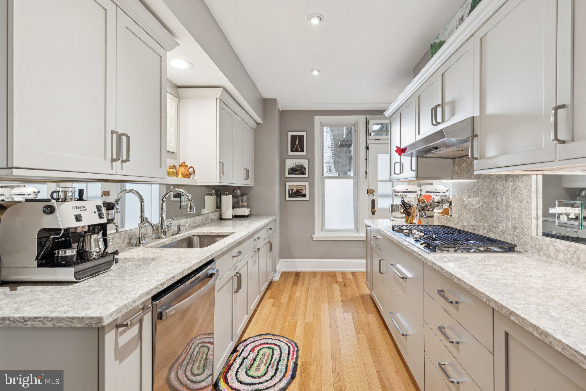 RITTENHOUSE SQUARE - Residential