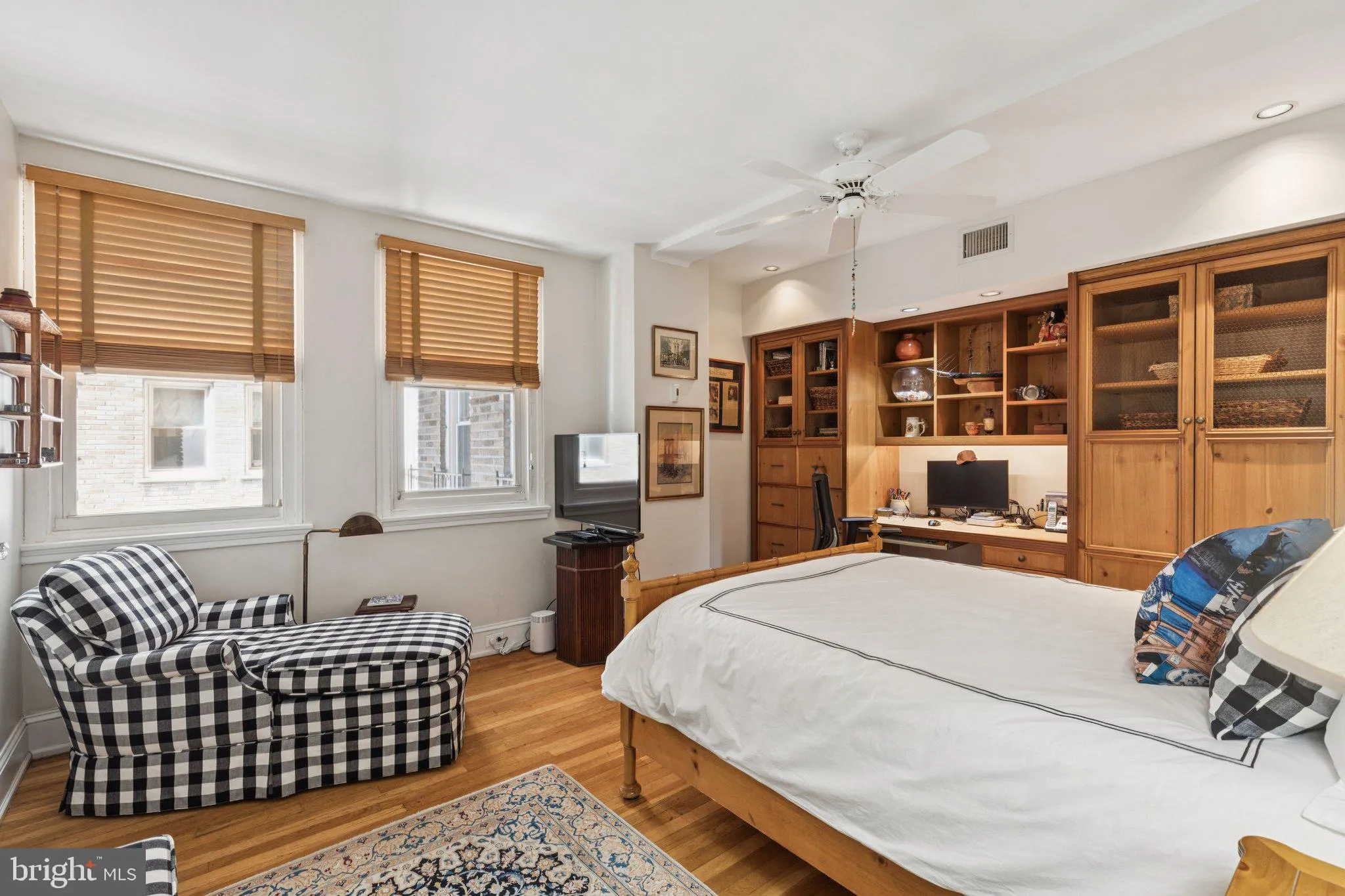 Philadelphia, Pennsylvania 19103, United States, 2 Bedrooms Bedrooms, ,2 BathroomsBathrooms,Residential,Active,250705