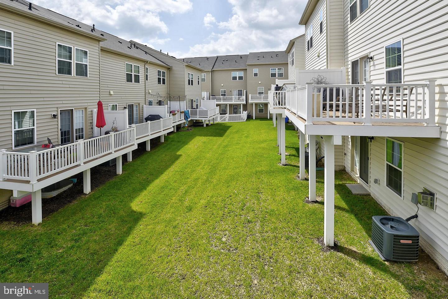 HOWARD SQUARE - Residential Lease