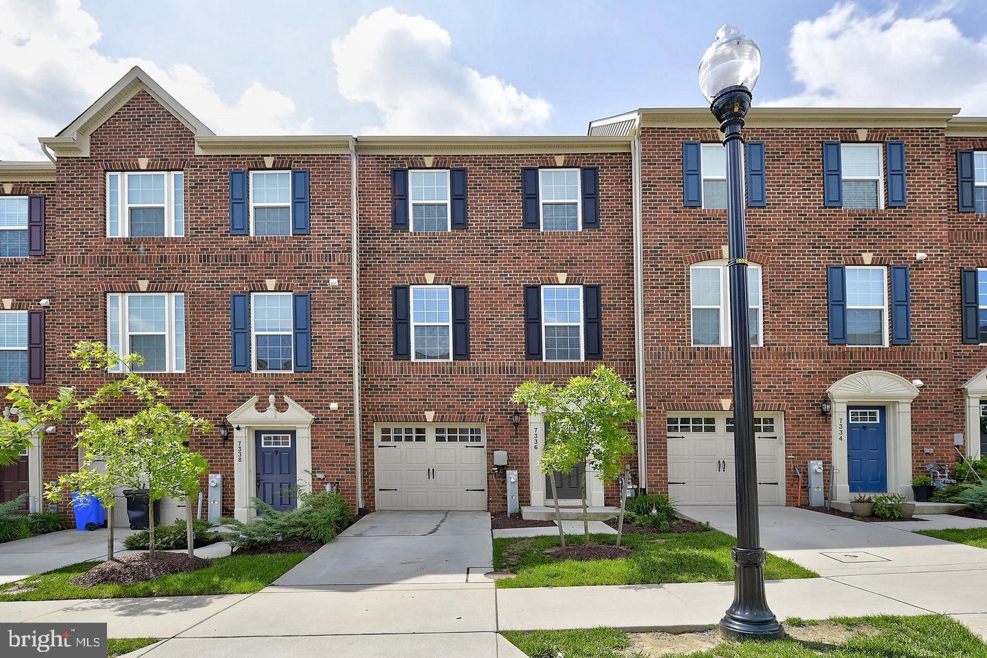 HOWARD SQUARE - Residential Lease