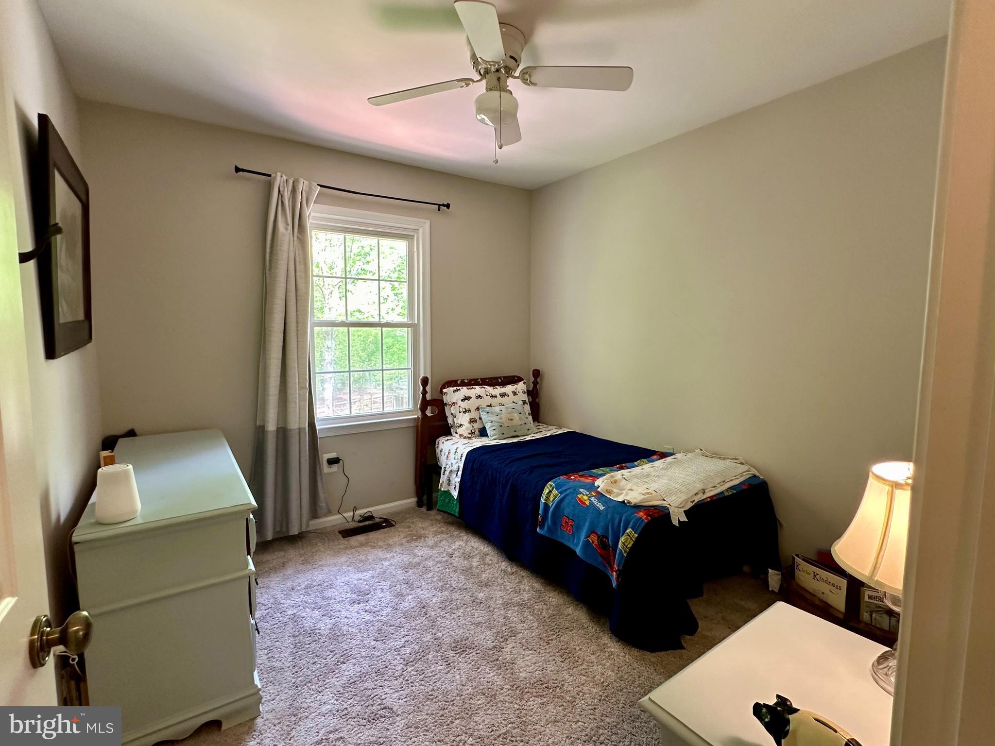 COUNTRY WOOD ESTATES - Residential Lease