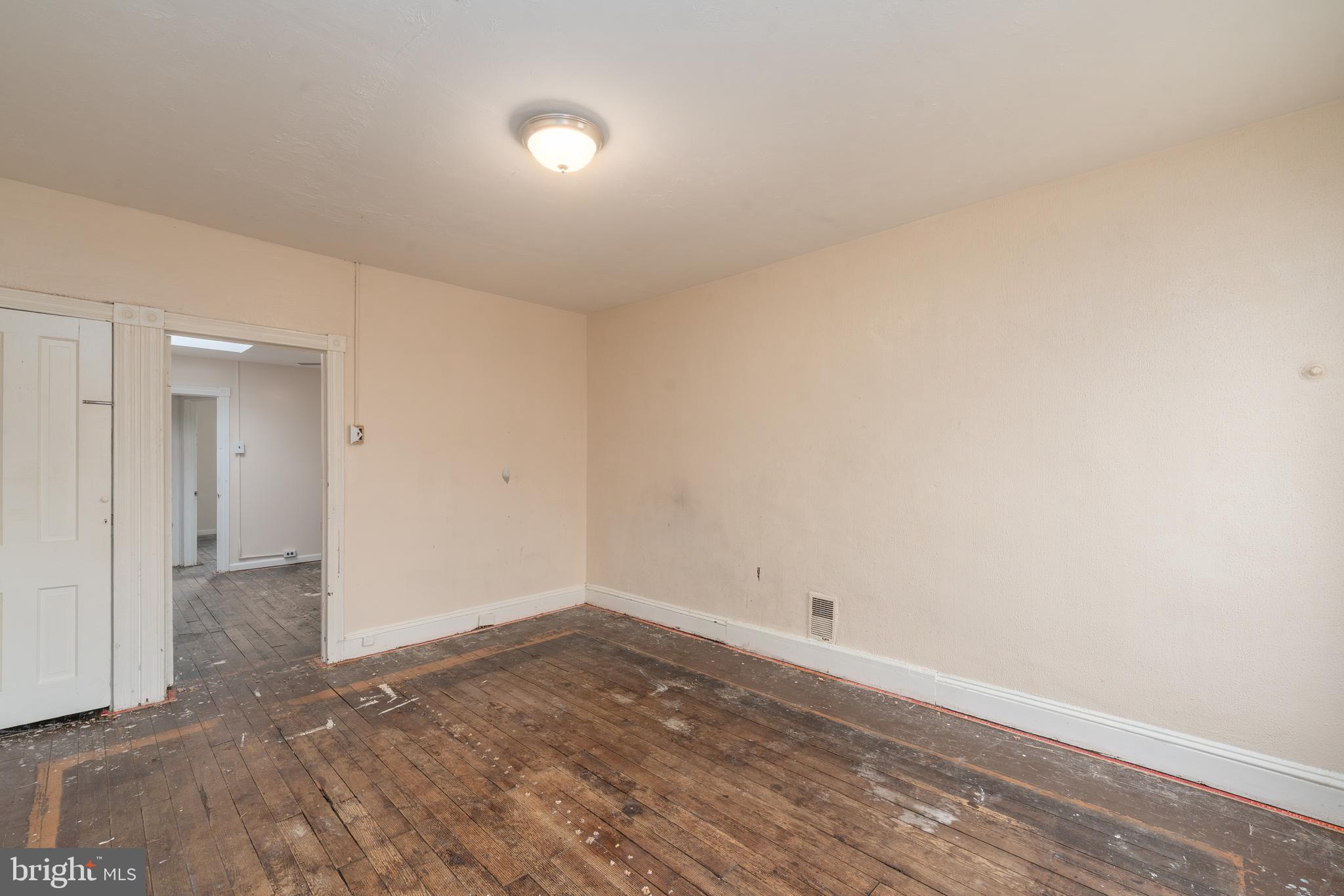 MILL HILL - Residential