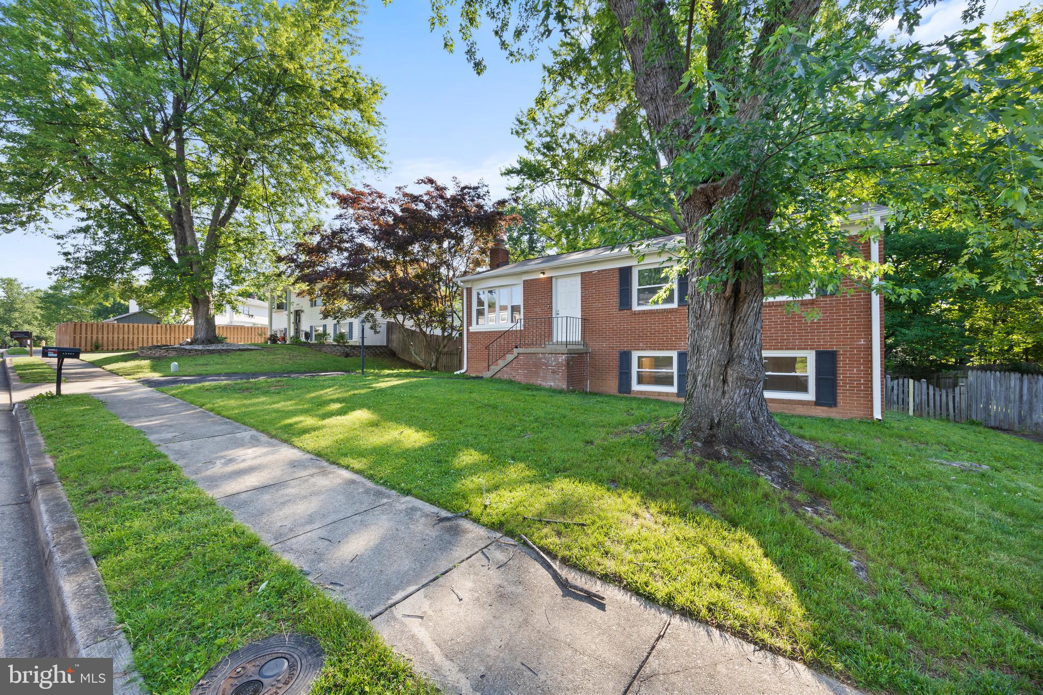 13907 LYNHURST DRIVE