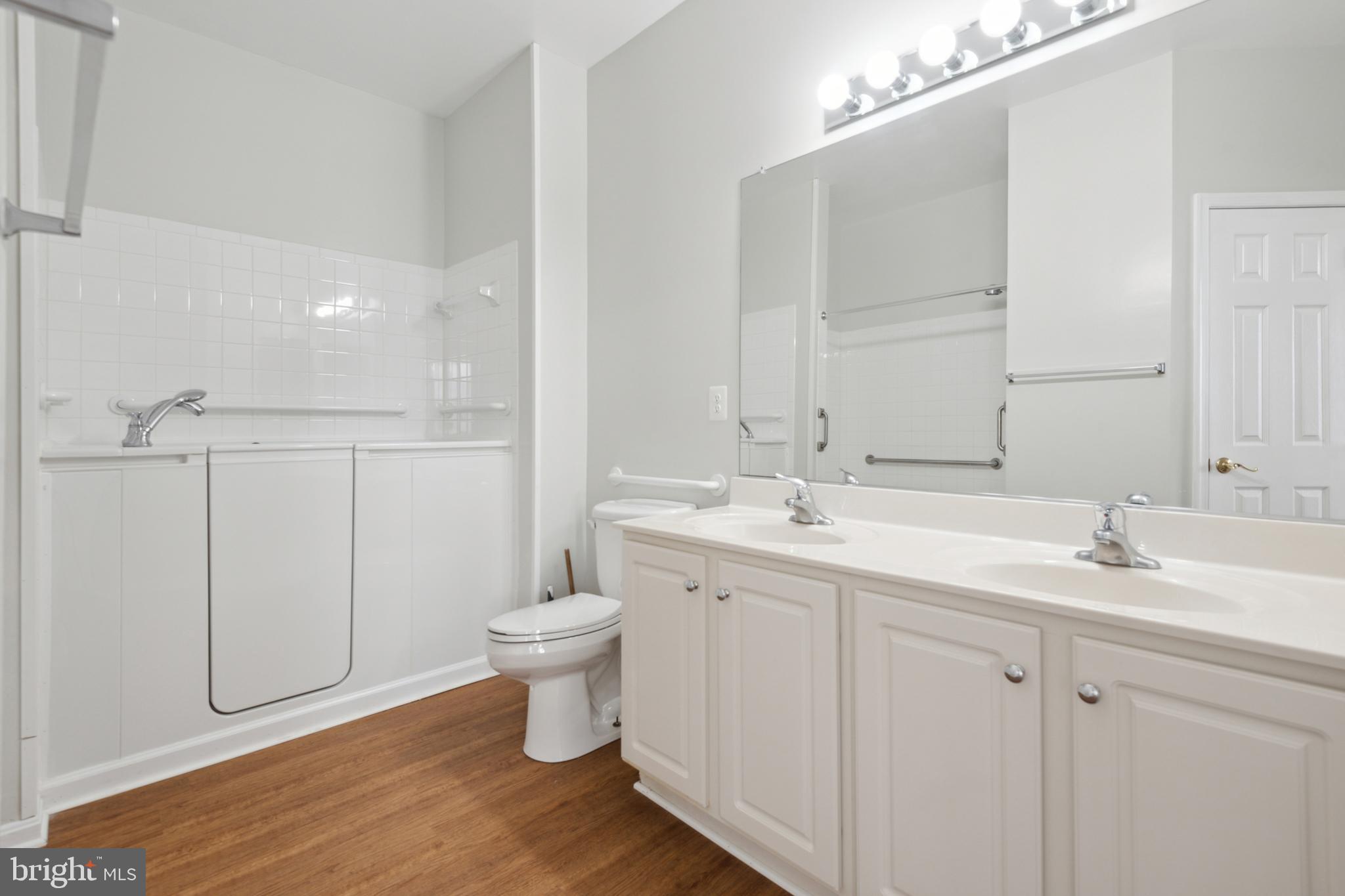 CAMERON GROVE - Residential Lease