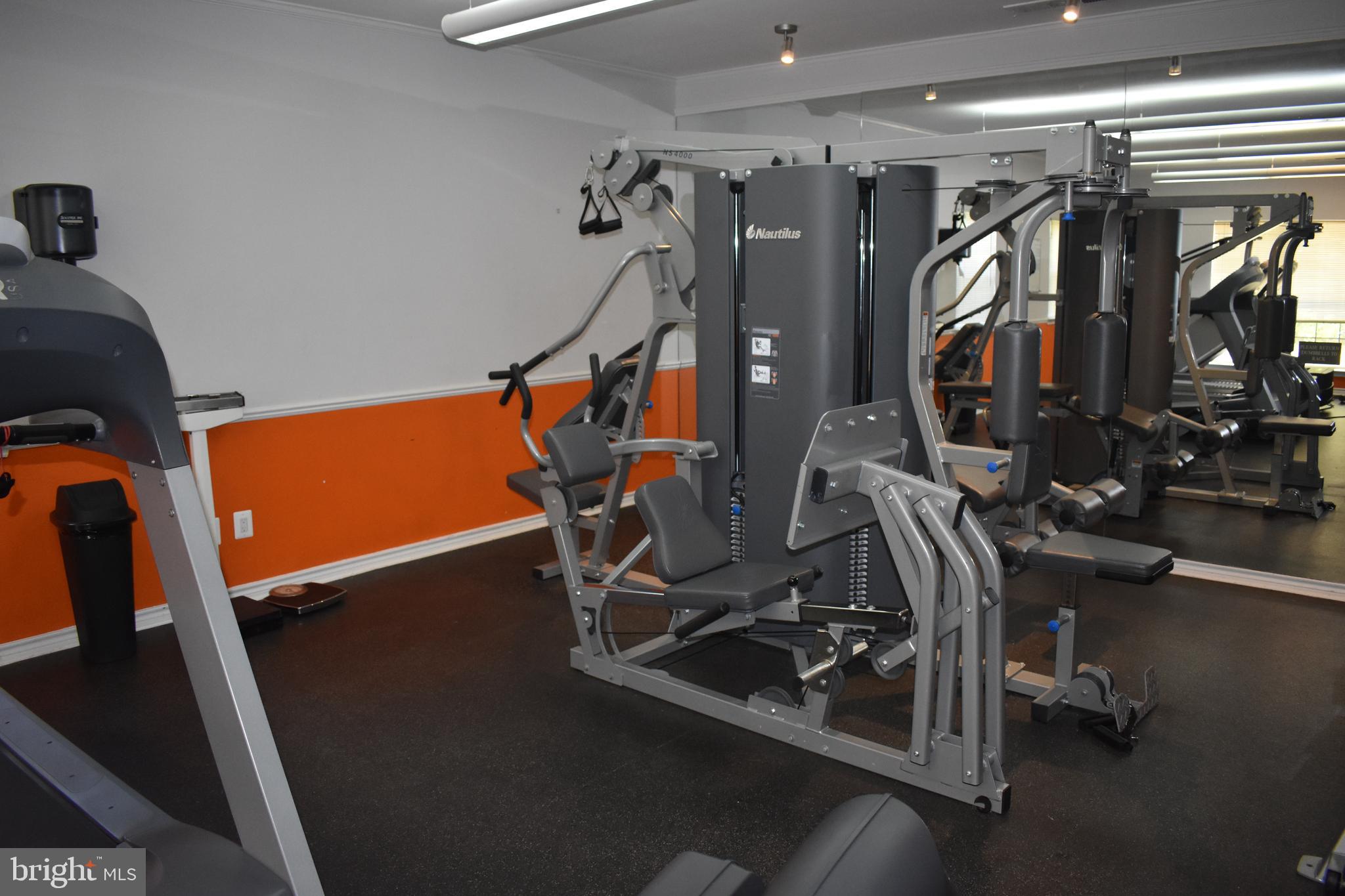 PENDERBROOK SQUARE CONDOMINIUMS - Residential Lease