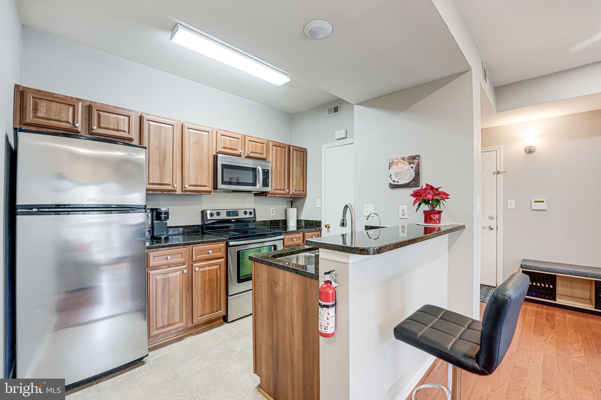 PENDERBROOK SQUARE CONDOMINIUMS - Residential Lease