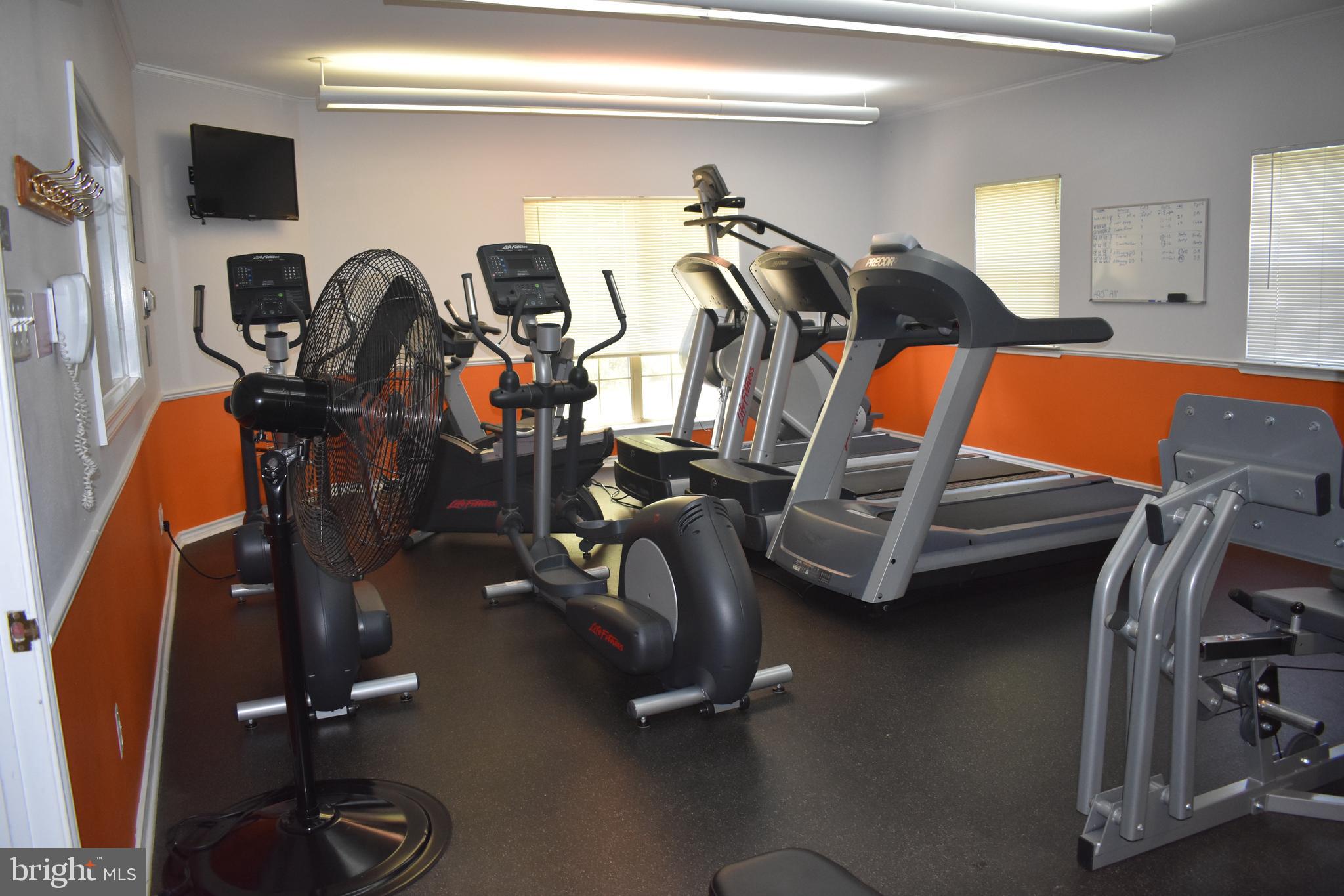 PENDERBROOK SQUARE CONDOMINIUMS - Residential Lease