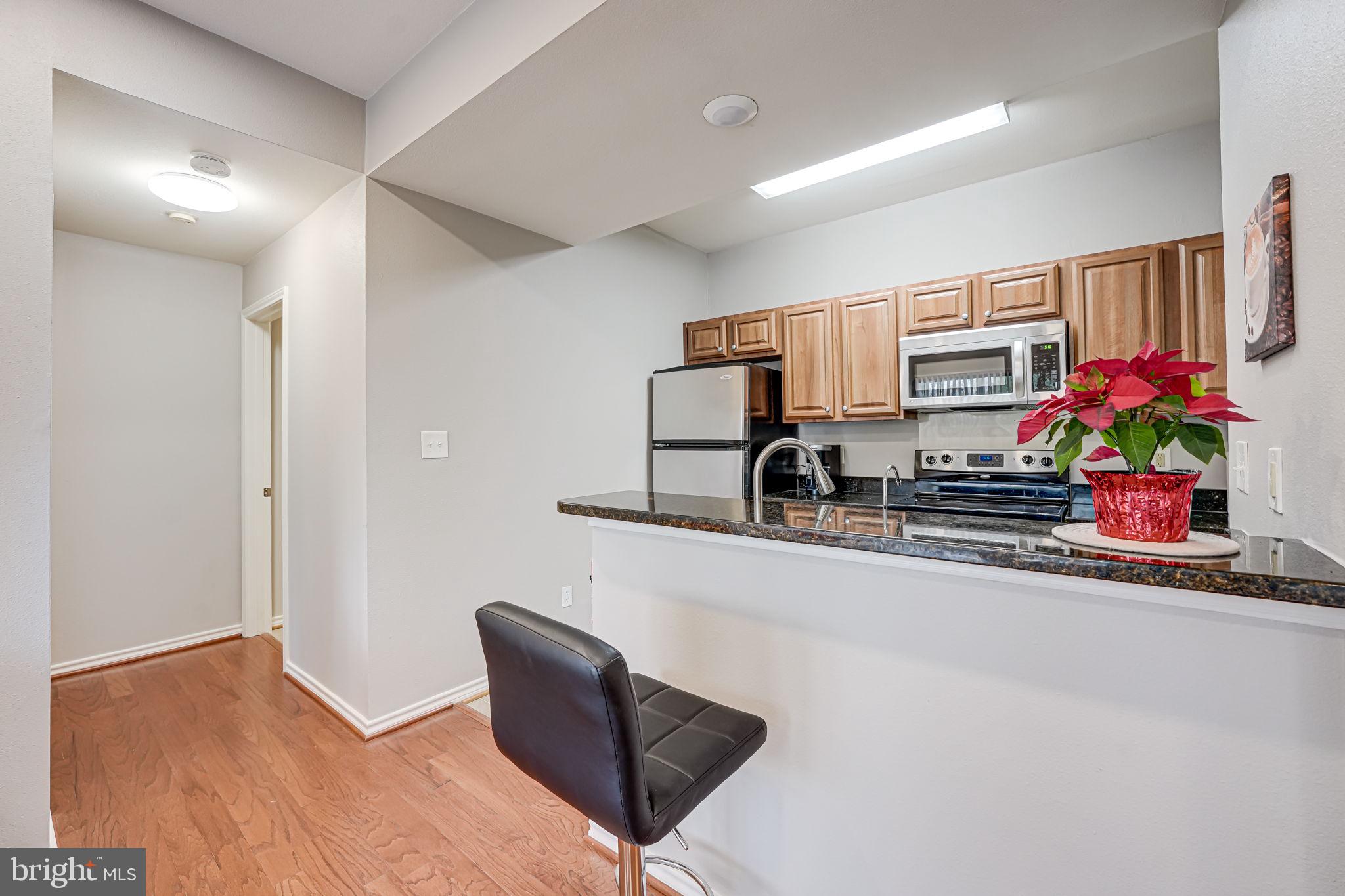 PENDERBROOK SQUARE CONDOMINIUMS - Residential Lease