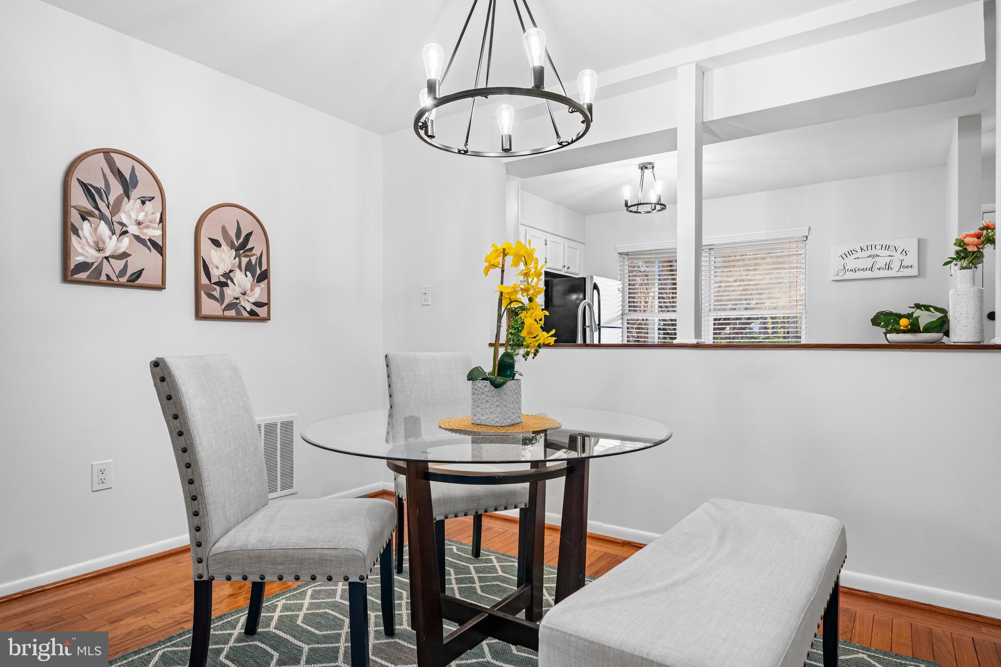 SENECA PARK - Residential