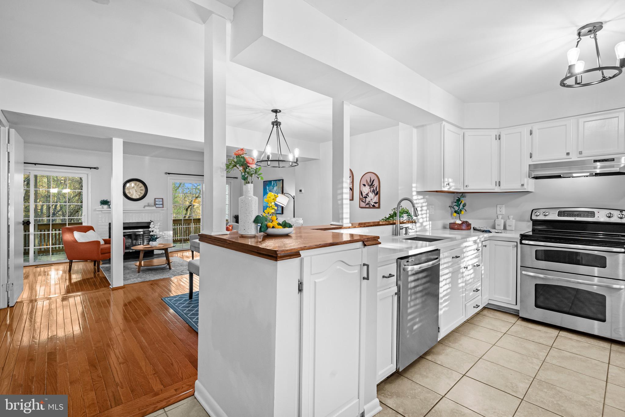 SENECA PARK - Residential