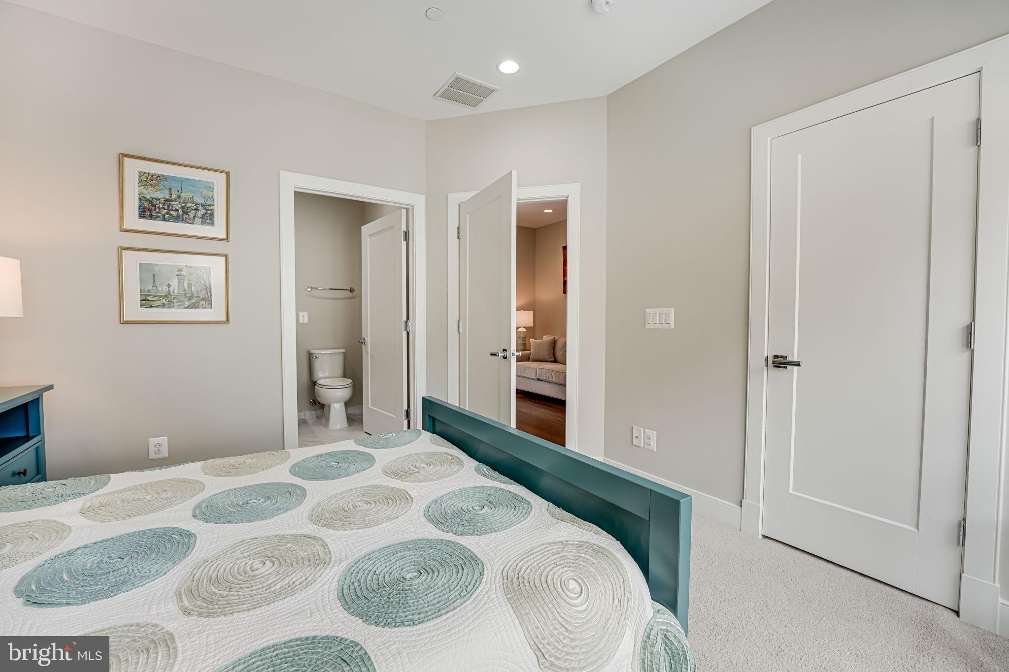 ROSSLYN - Residential