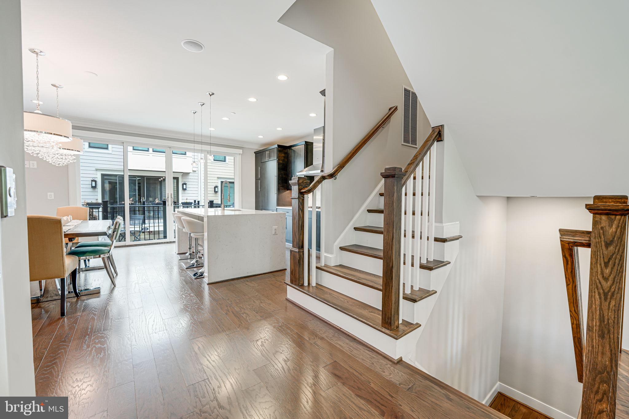 ROSSLYN - Residential