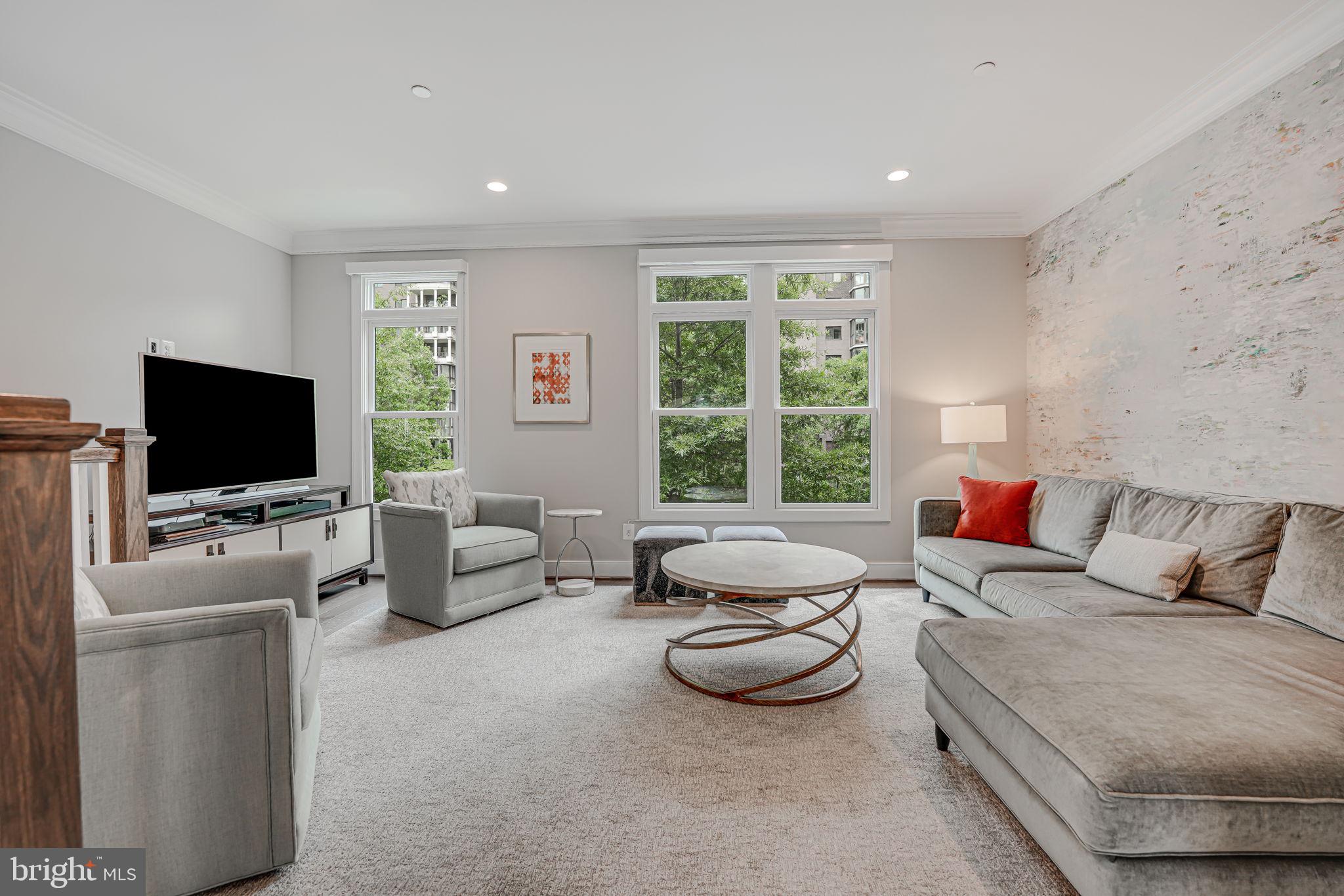 ROSSLYN - Residential